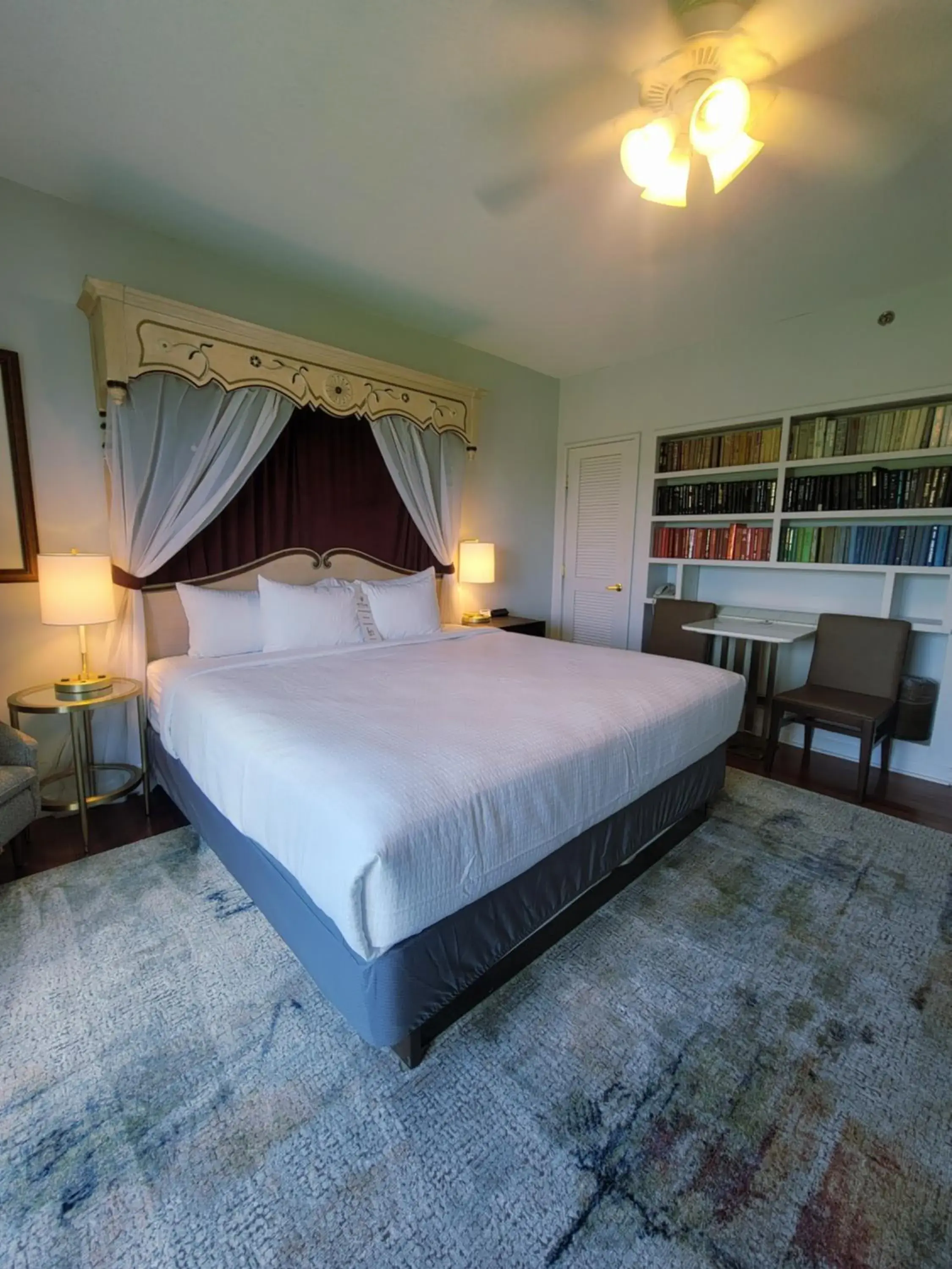 Bedroom, Bed in La Tourelle Inn & Spa Bedroom, Bed in La Tourelle Inn & Spa