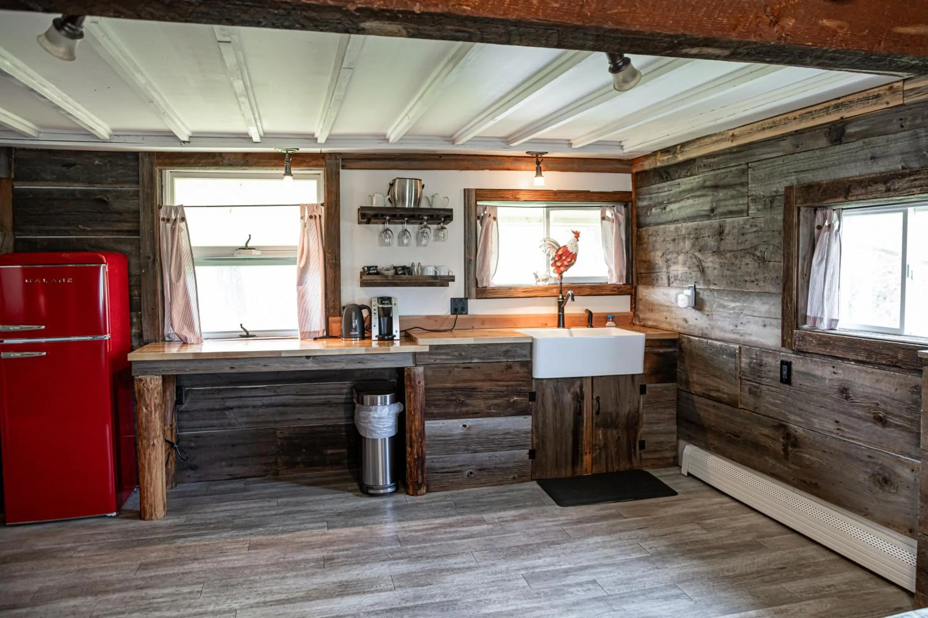 Kitchen or kitchenette in La Tourelle Inn & Spa