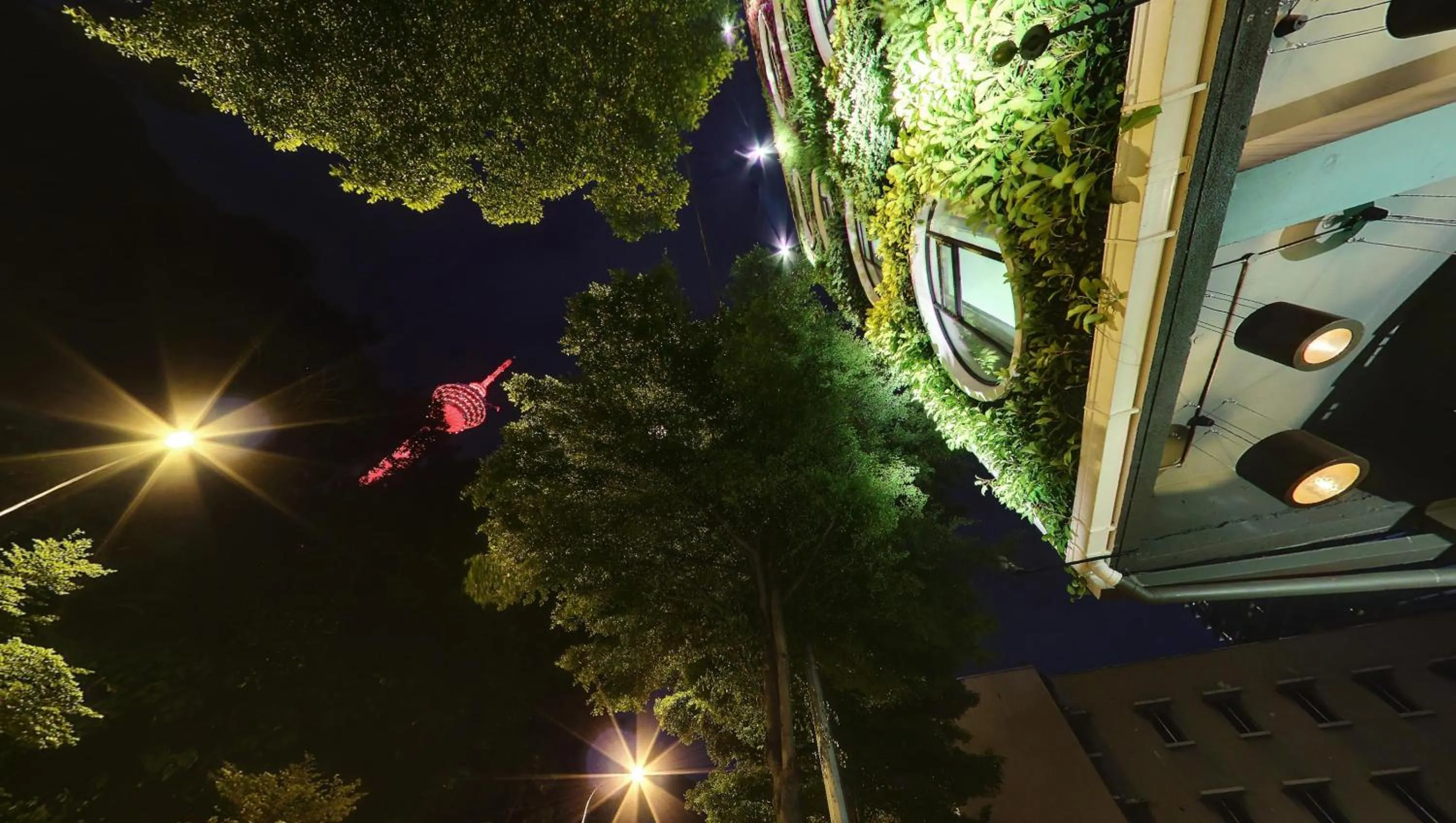 Facade/entrance in Flora by Crossroads Hotel