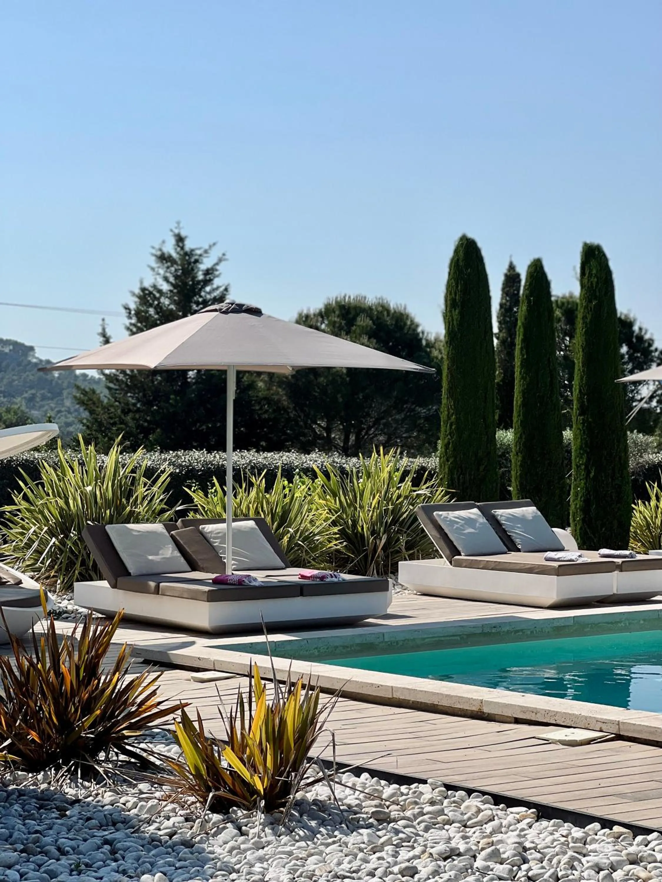 Pool view in Mas des Cigales