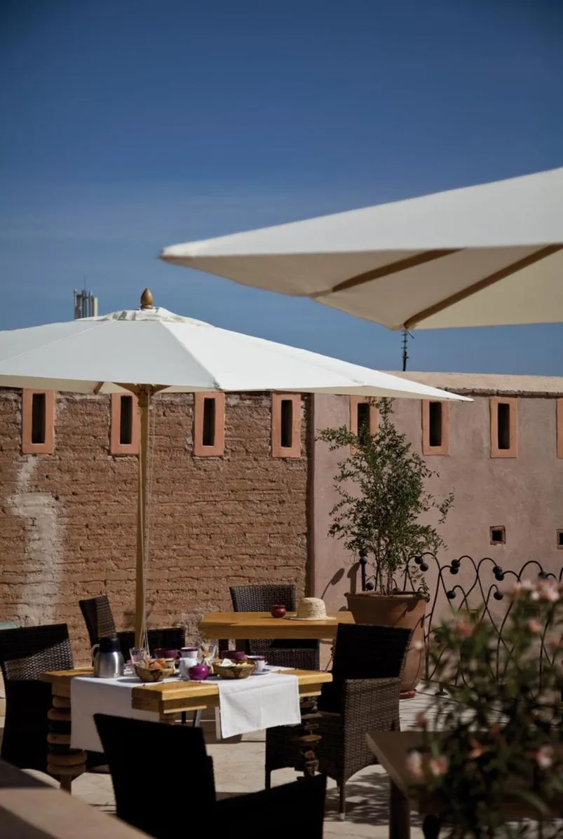 Restaurant/places to eat in Riad Siwan