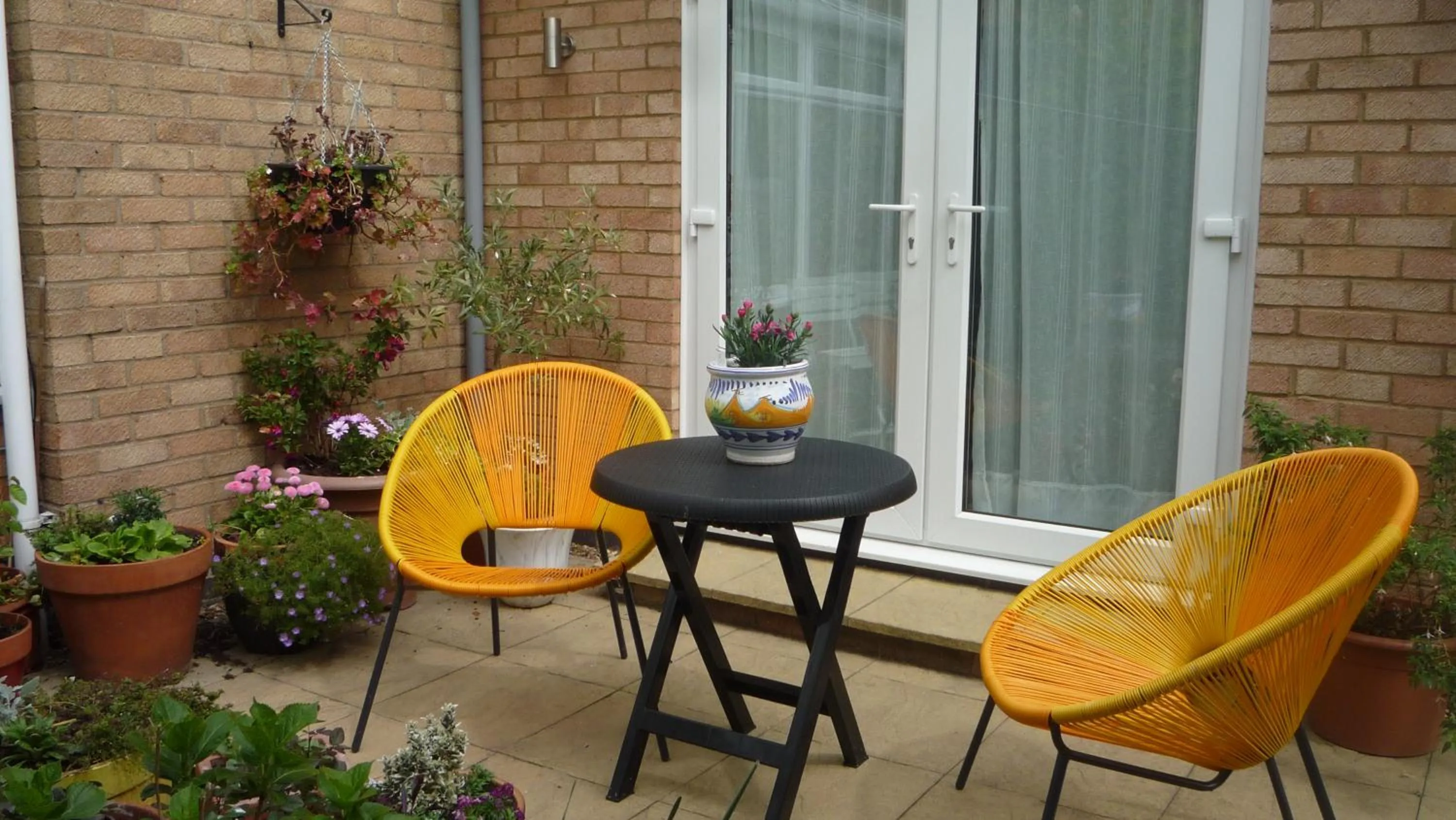 Garden view in The Little Annexe