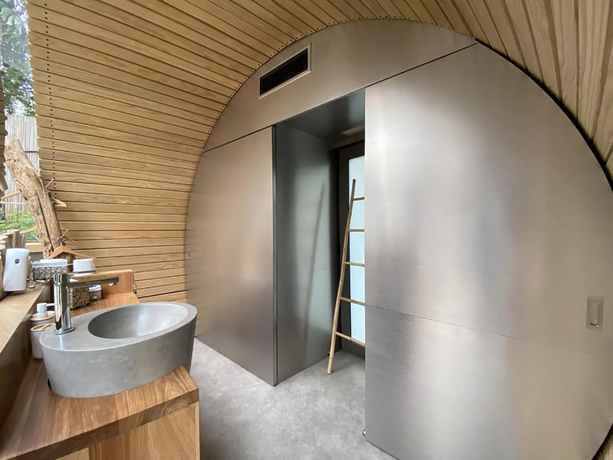 Bathroom in Bubble Lodge Bois Chéri Plantation