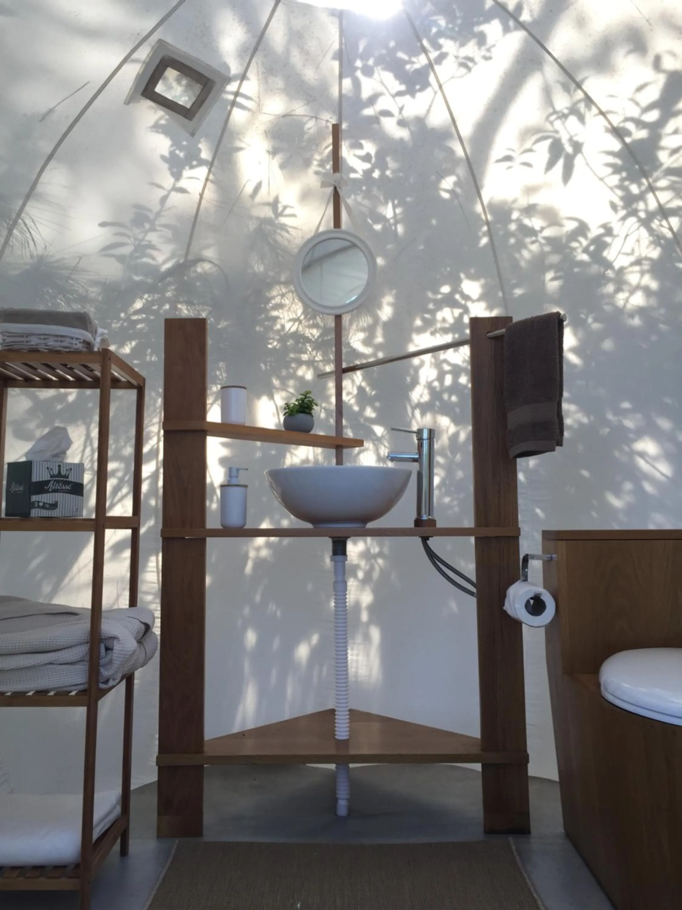 Bathroom in Bubble Lodge Bois Chéri Plantation