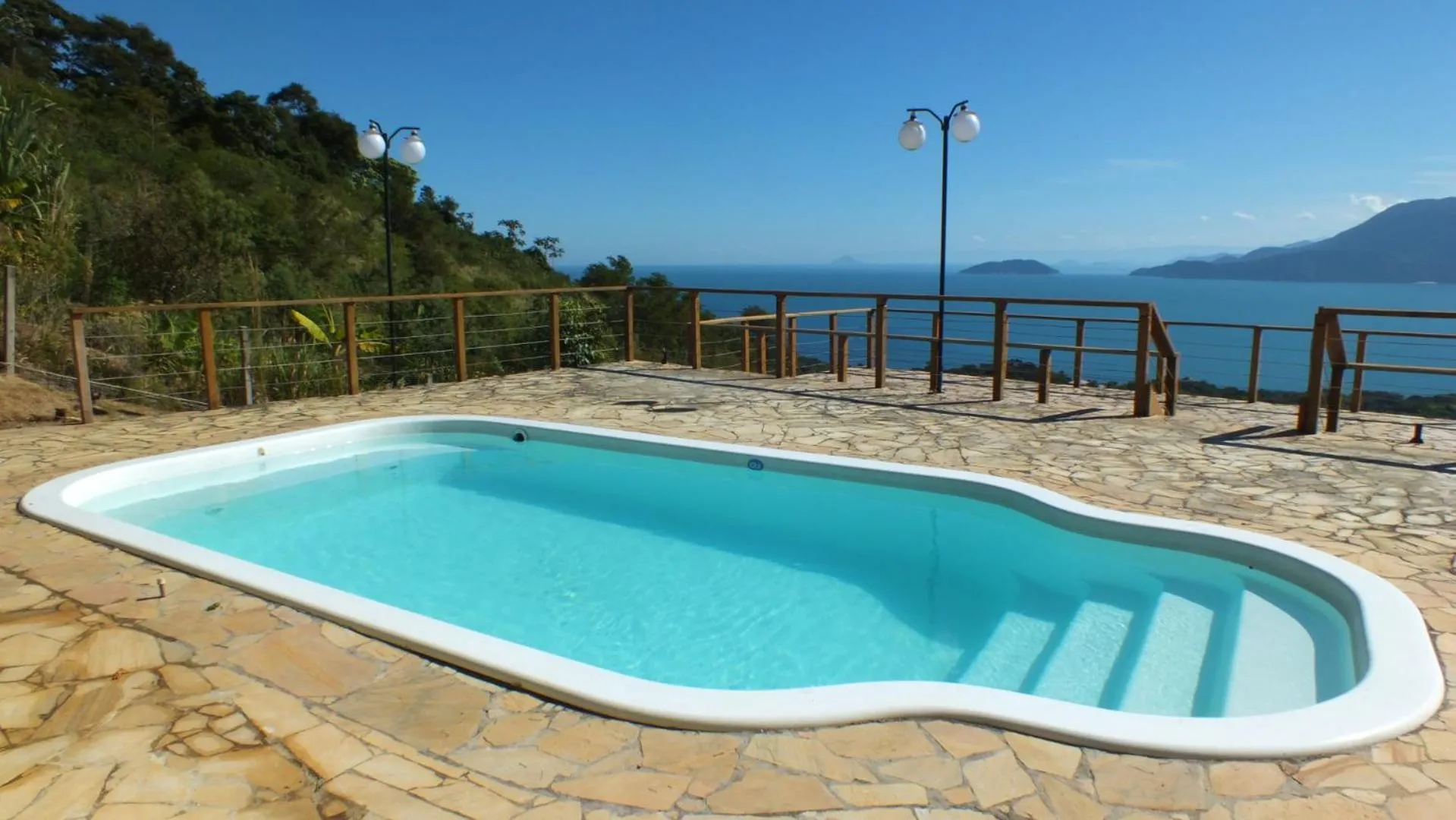 Swimming pool in Pousada Mirante Ilhabela