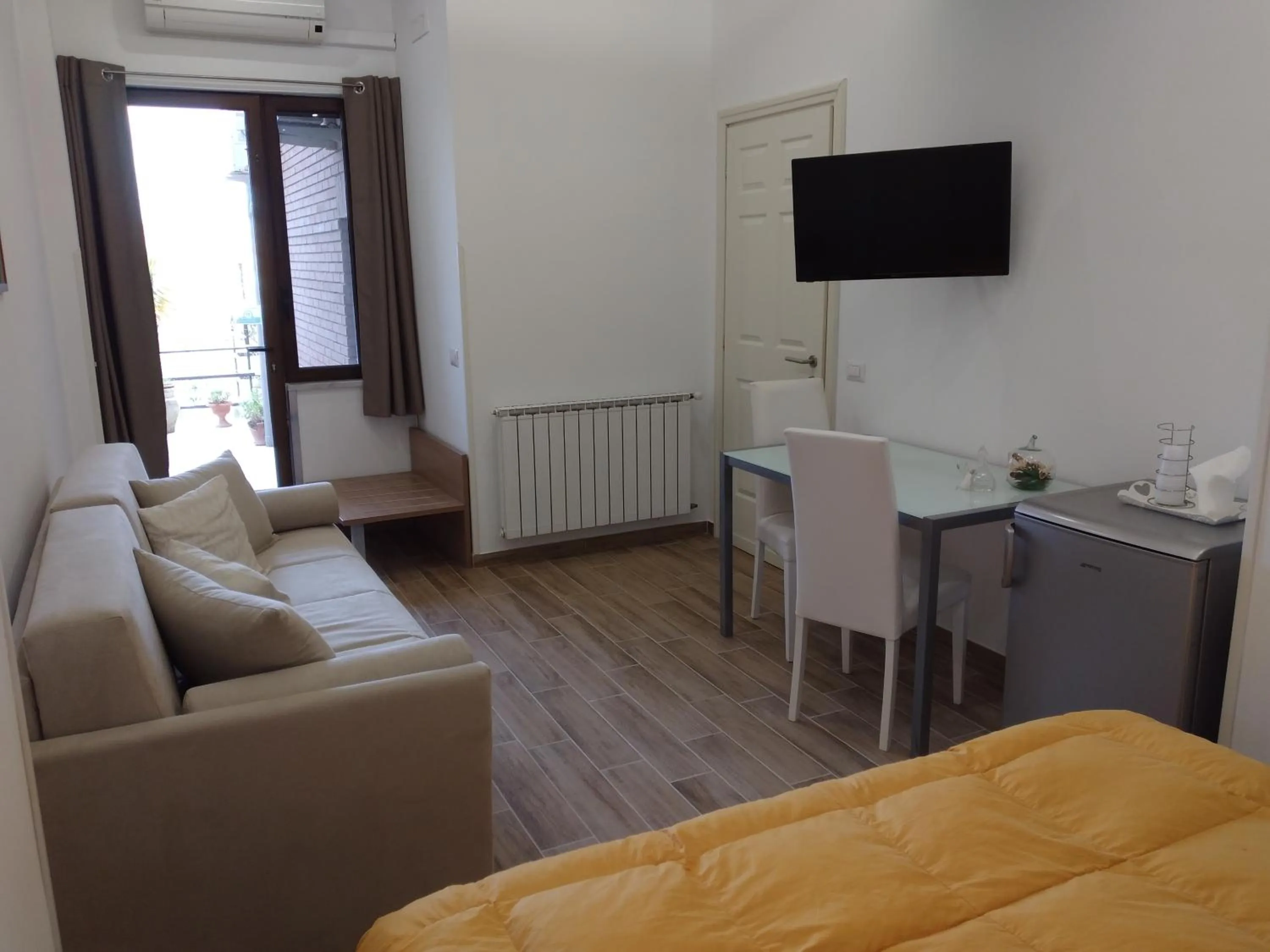 TV and multimedia, Bed in B&B Villa Letizia