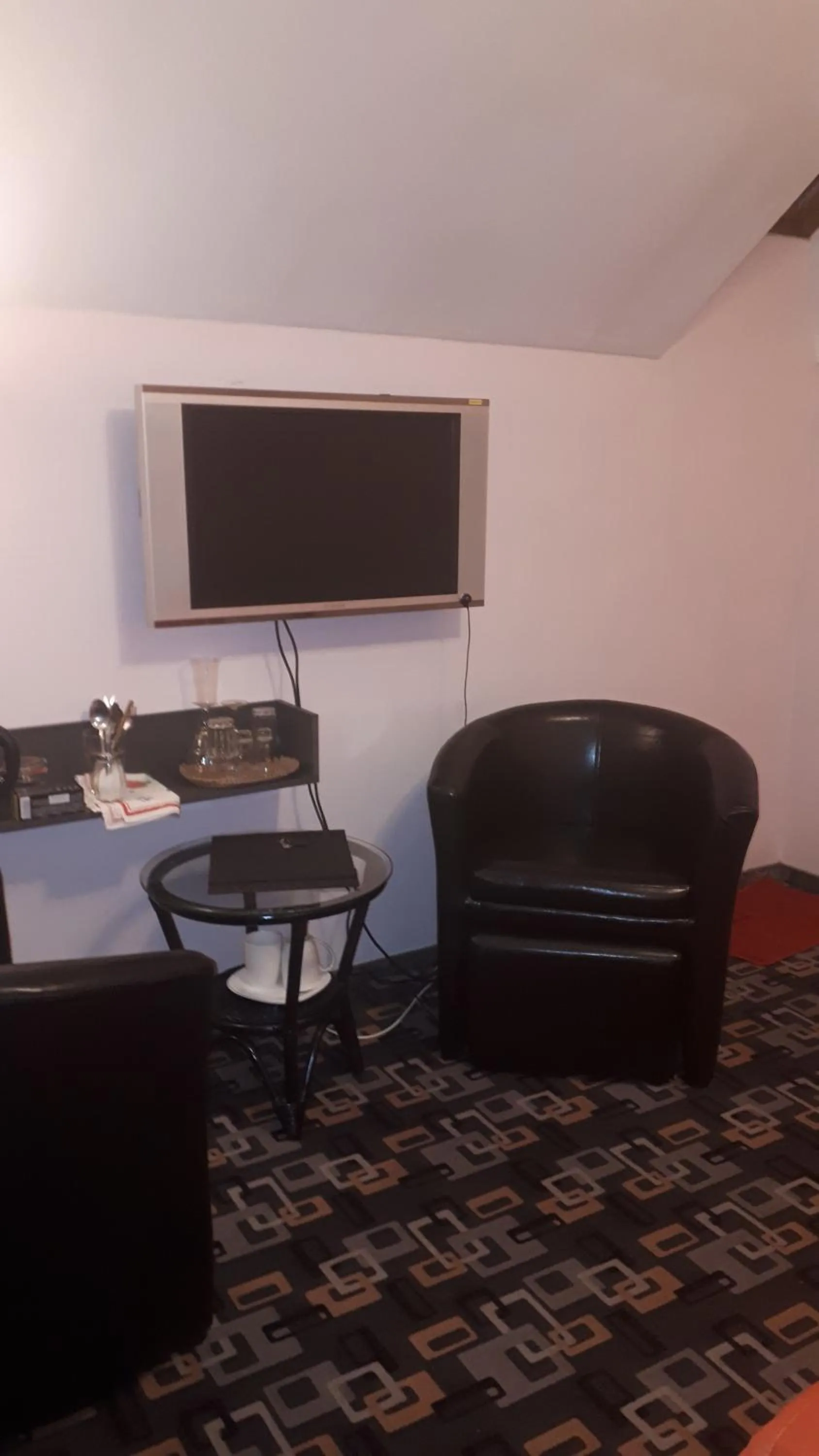 Seating area in Valentina's Rooms