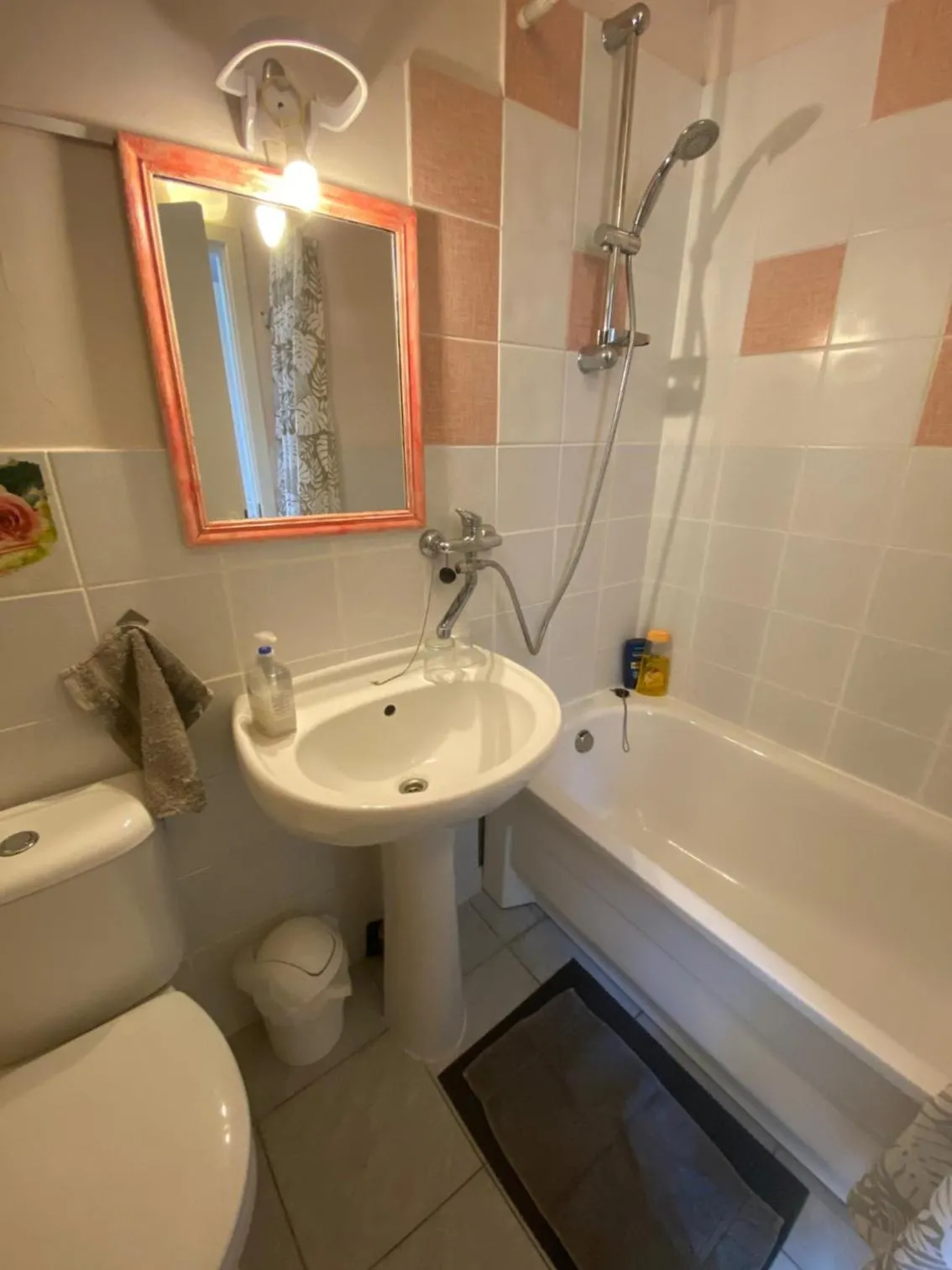 Bathroom in Valentina's Rooms