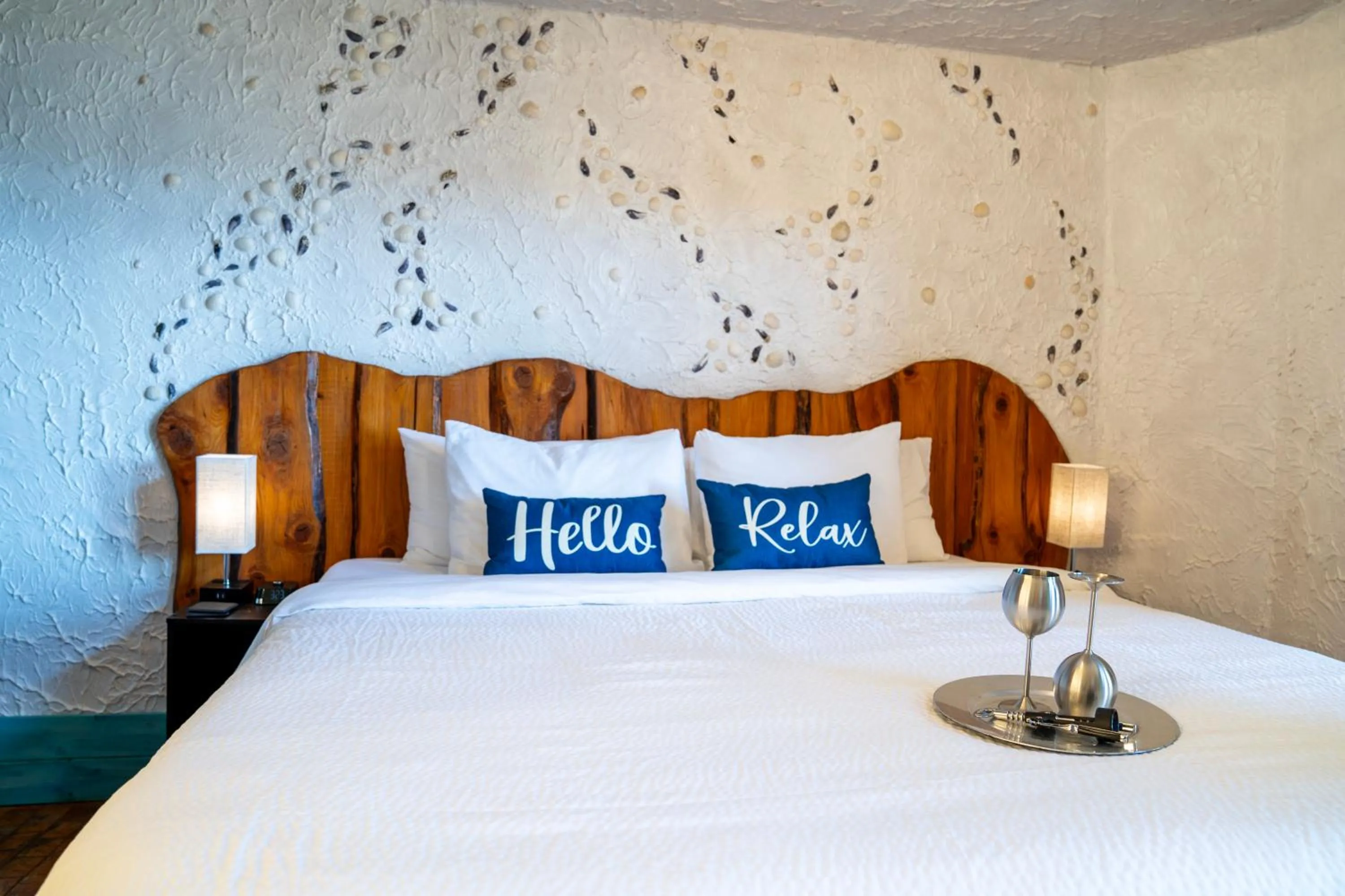 Bed in Homer Inn & Spa