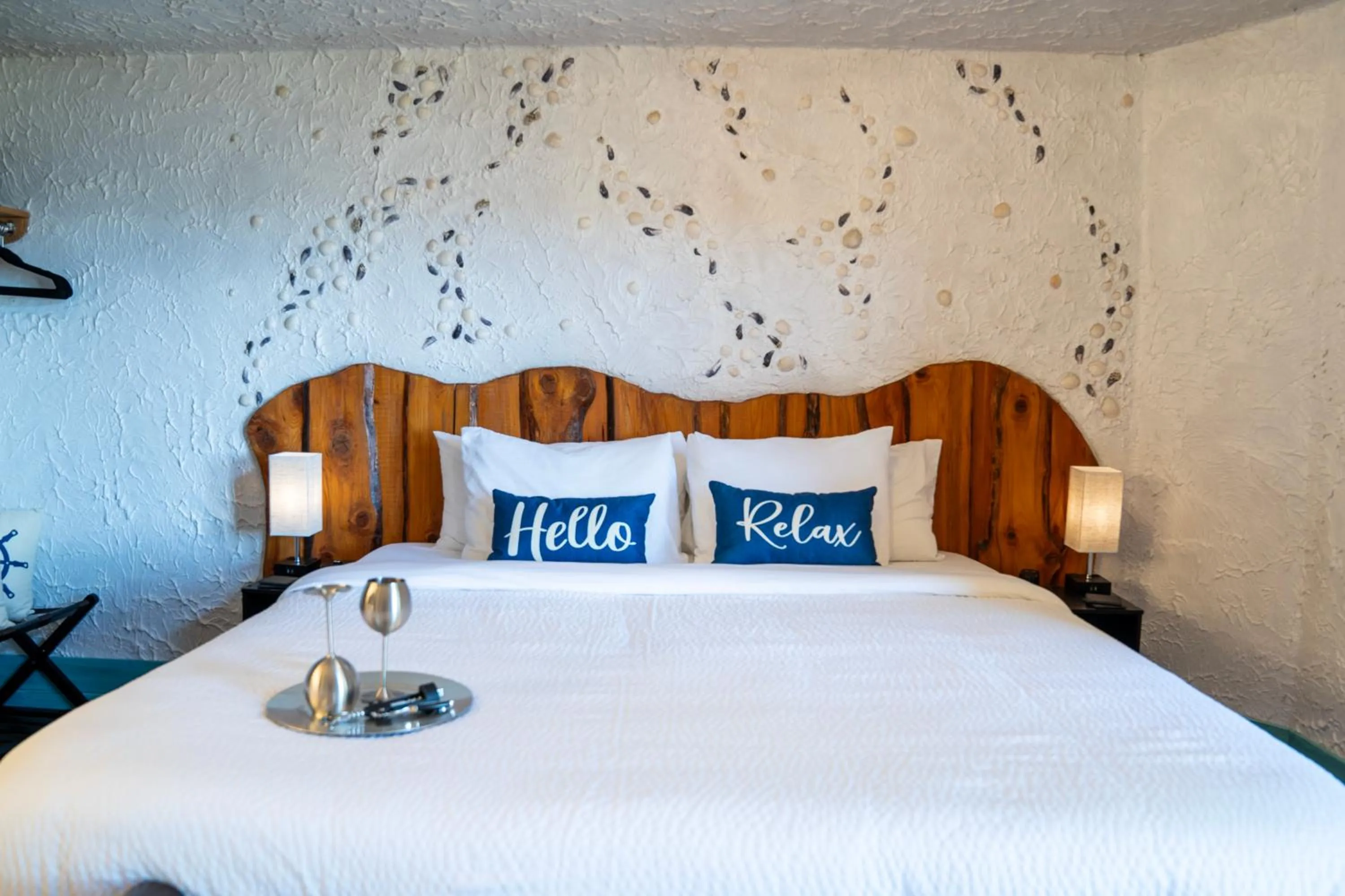 Bed in Homer Inn & Spa