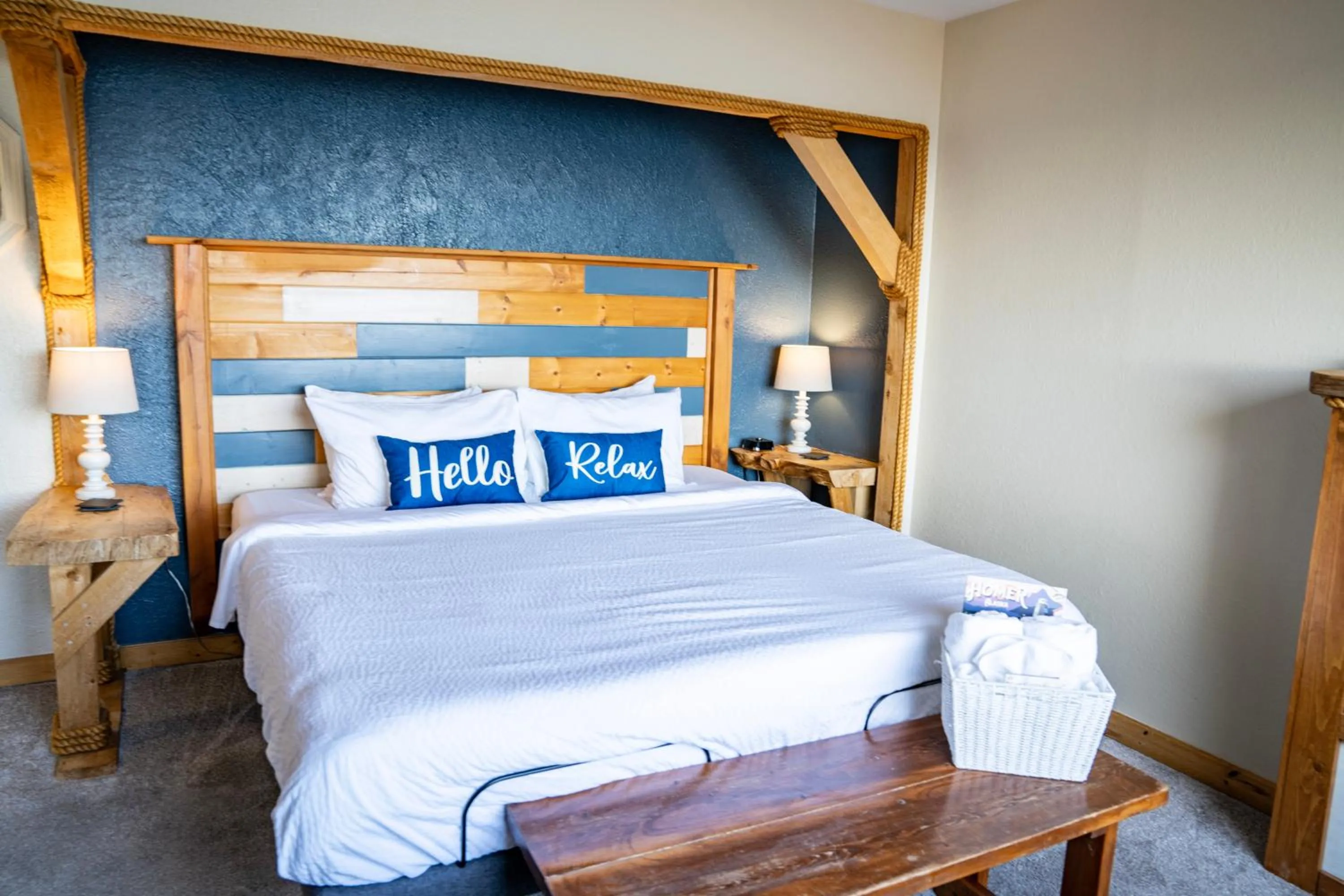 Bed in Homer Inn & Spa