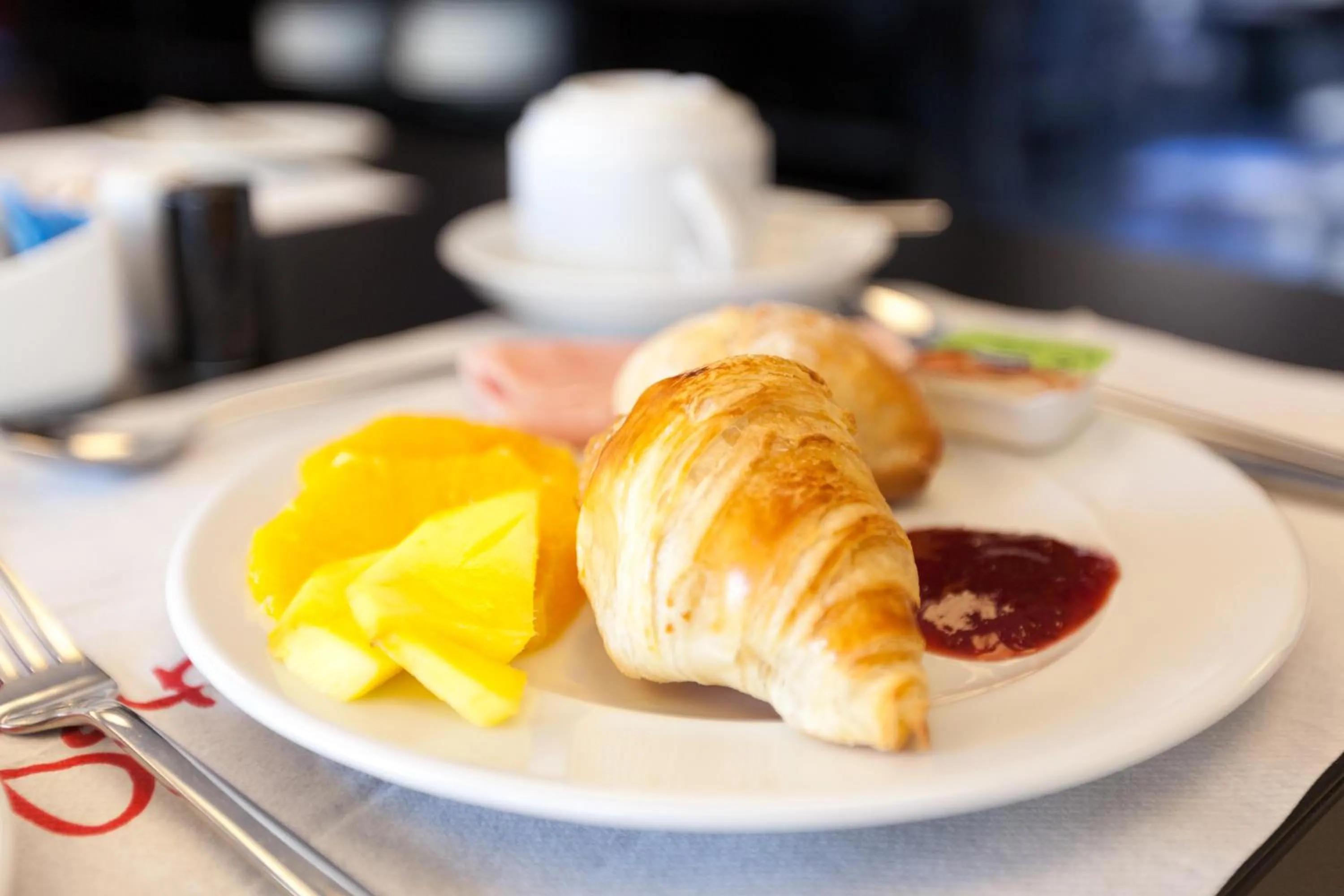 Buffet breakfast in Faro Boutique Hotel