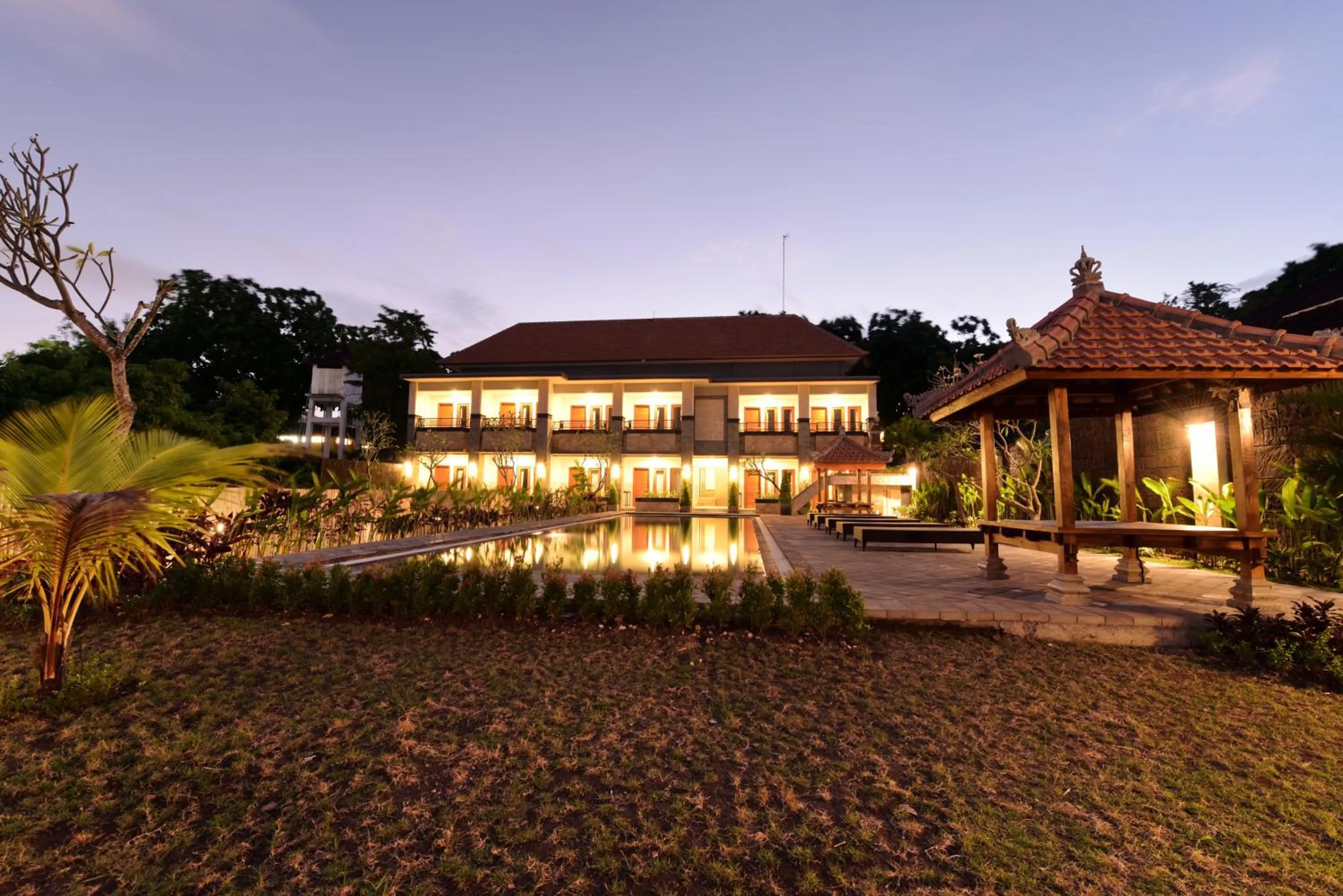 Pool view in Le Lima