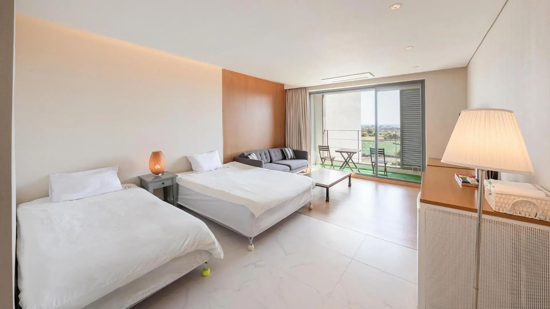 Bedroom, Bed in Lucid M Bedroom, Bed in Lucid M
