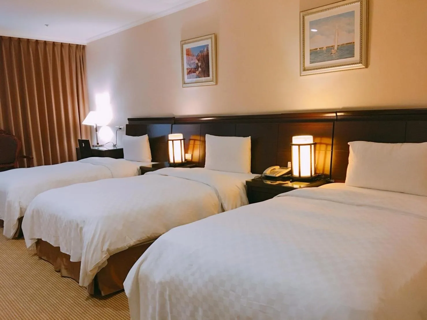 Bedroom, Bed in Chong Yu Hotel