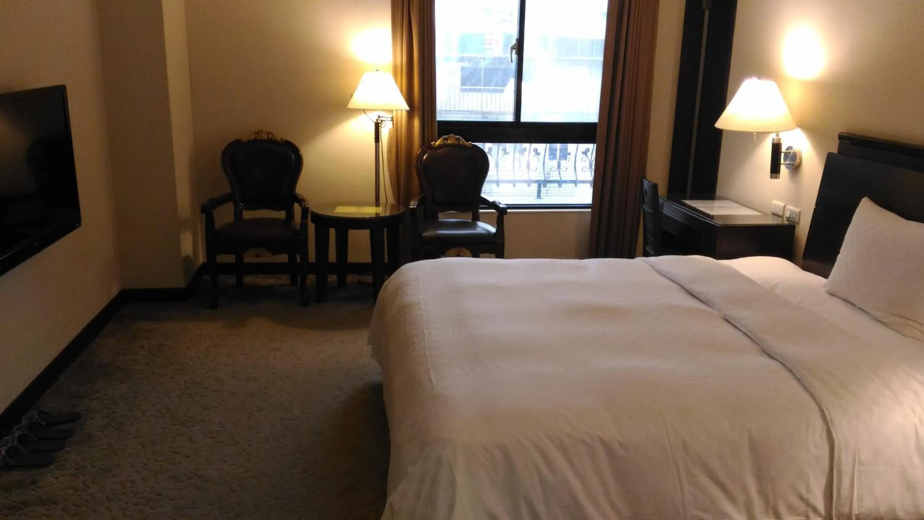 Bedroom, Bed in Chong Yu Hotel