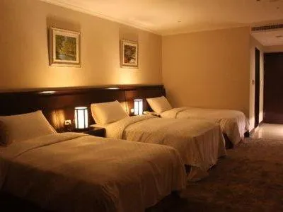 Bedroom, Bed in Chong Yu Hotel