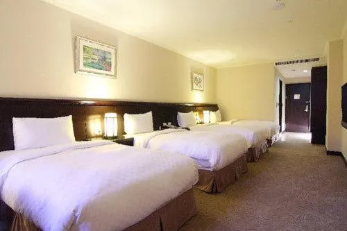 Bedroom, Bed in Chong Yu Hotel