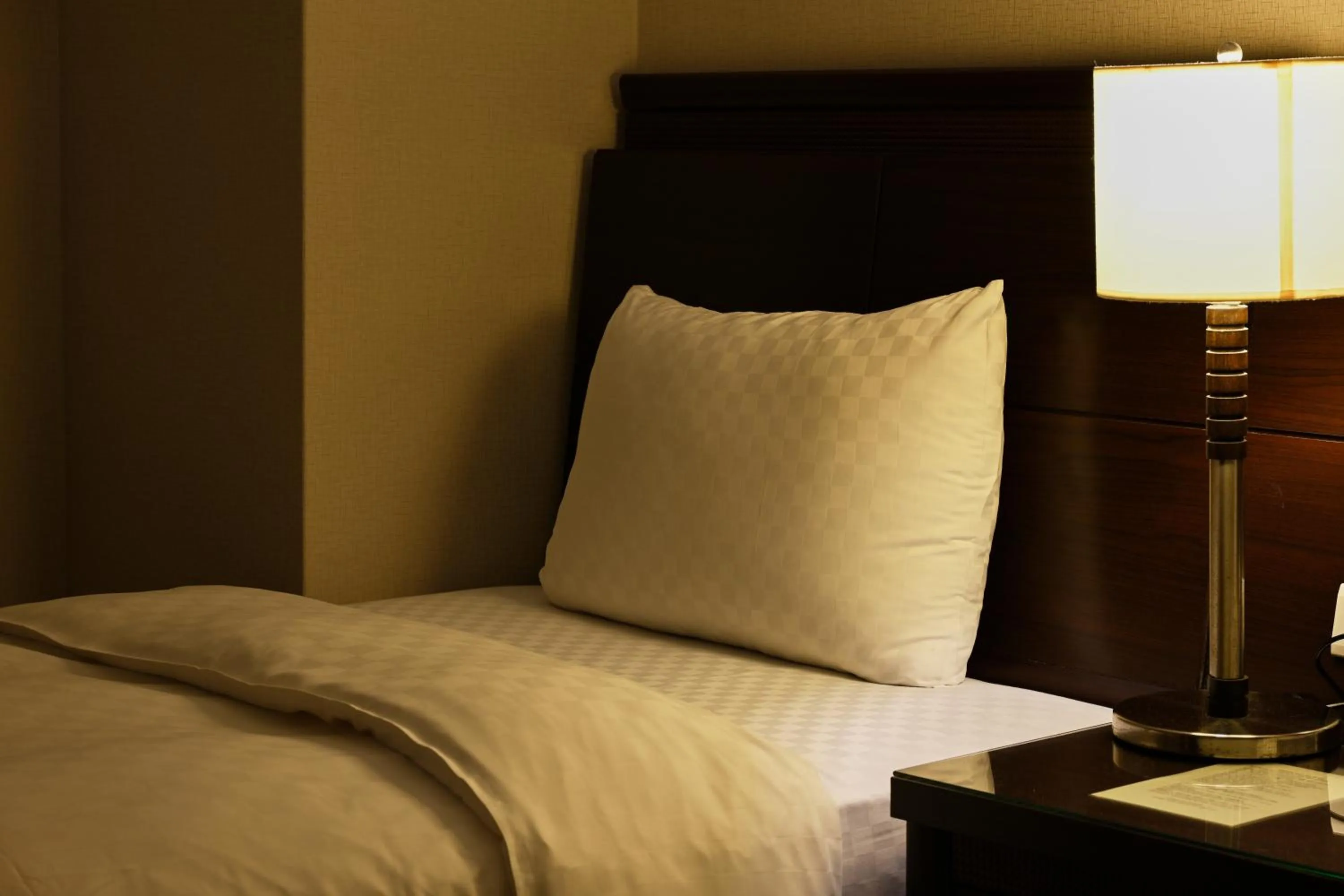 Bedroom, Bed in Chong Yu Hotel