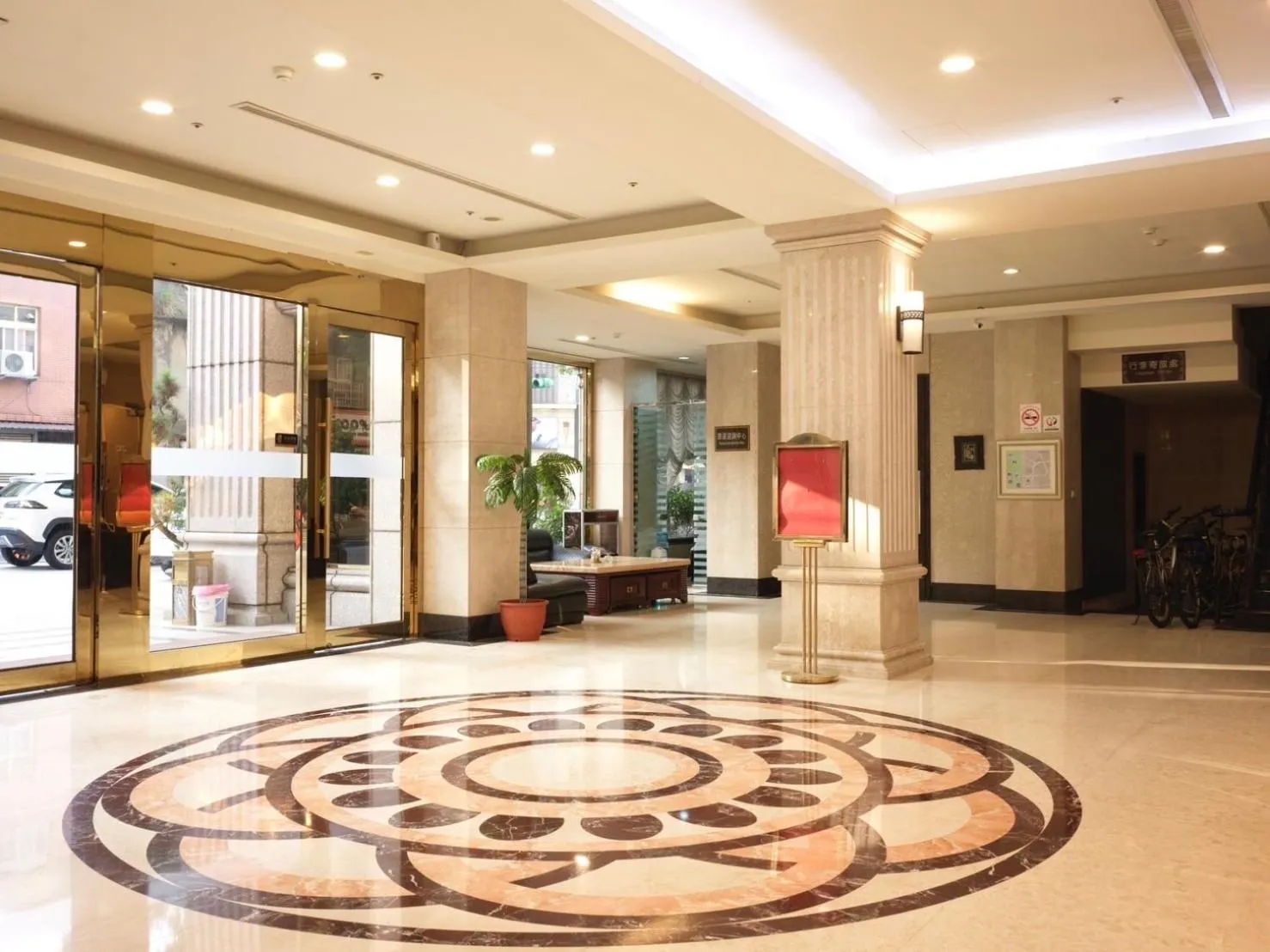 Lobby or reception in Chong Yu Hotel