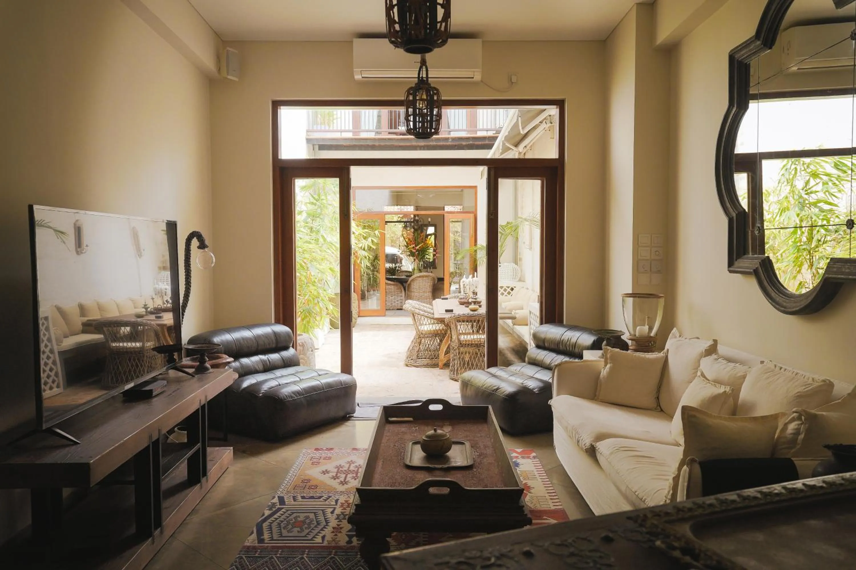 Communal lounge/ TV room in Church Street Townhouse