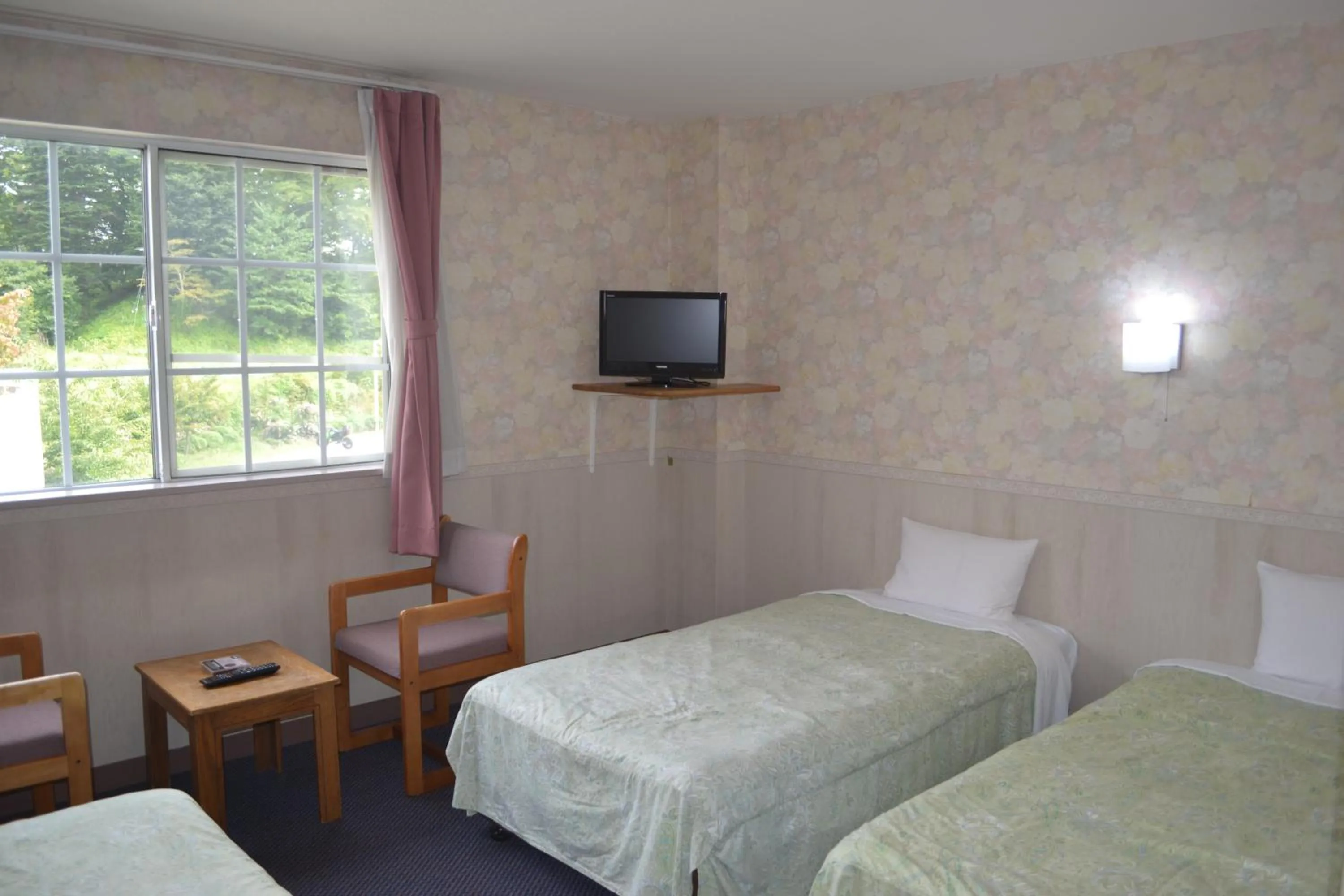 Photo of the whole room, Bed in Karuizawa Hotel Paipuno Kemuri