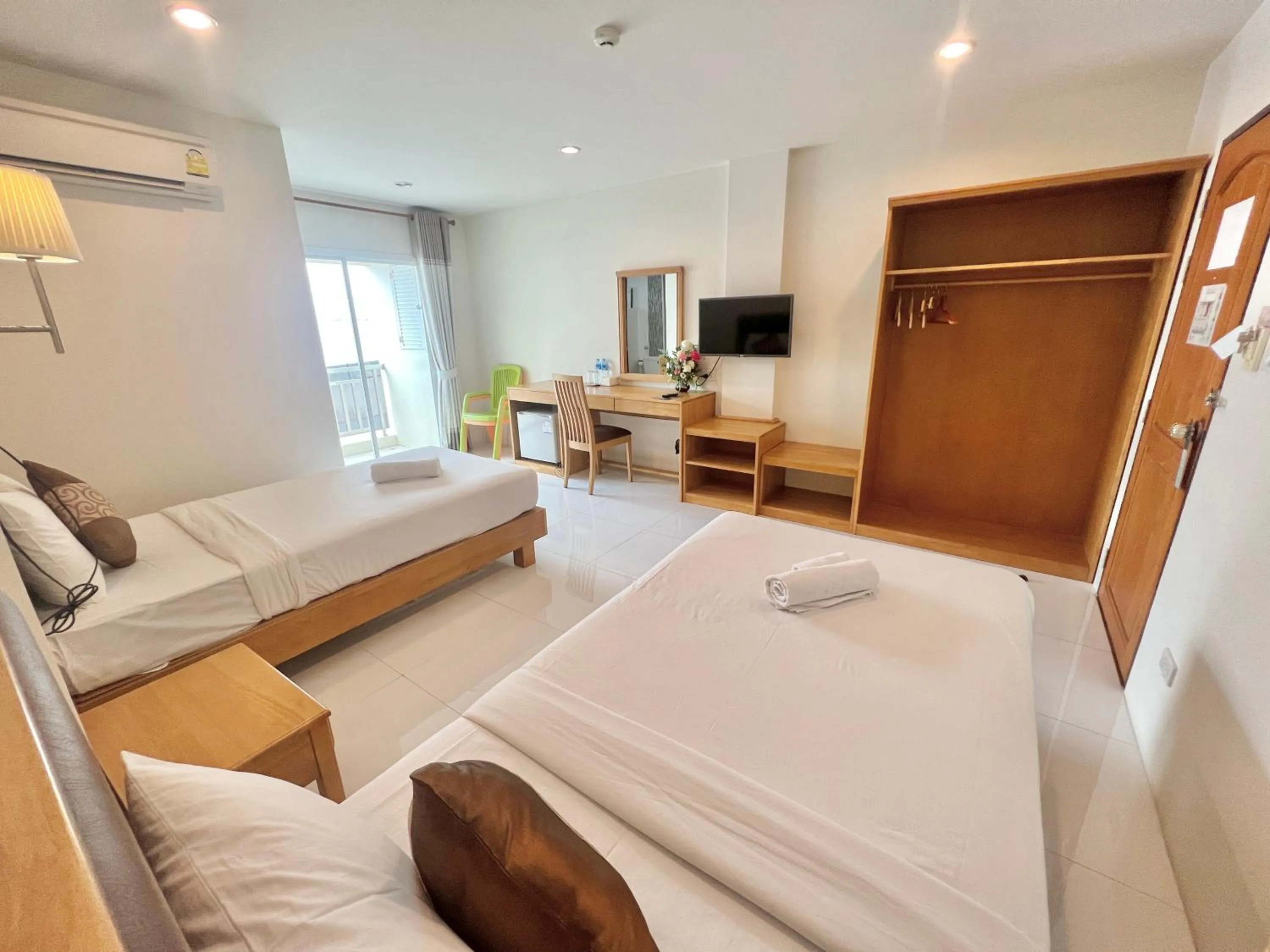 Bedroom, Bed in JS Residence Krabi