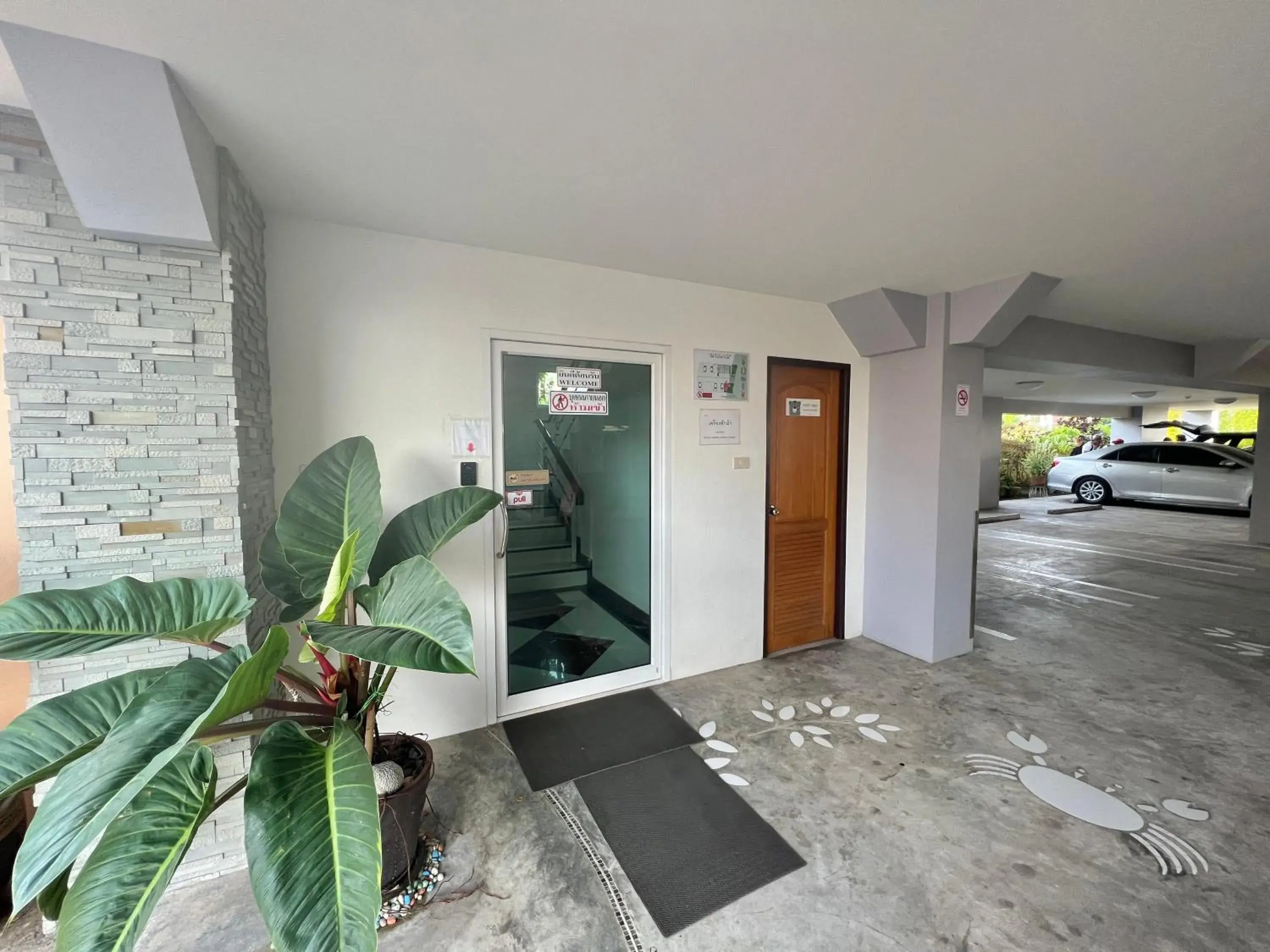 Facade/entrance in JS Residence Krabi Facade/entrance in JS Residence Krabi