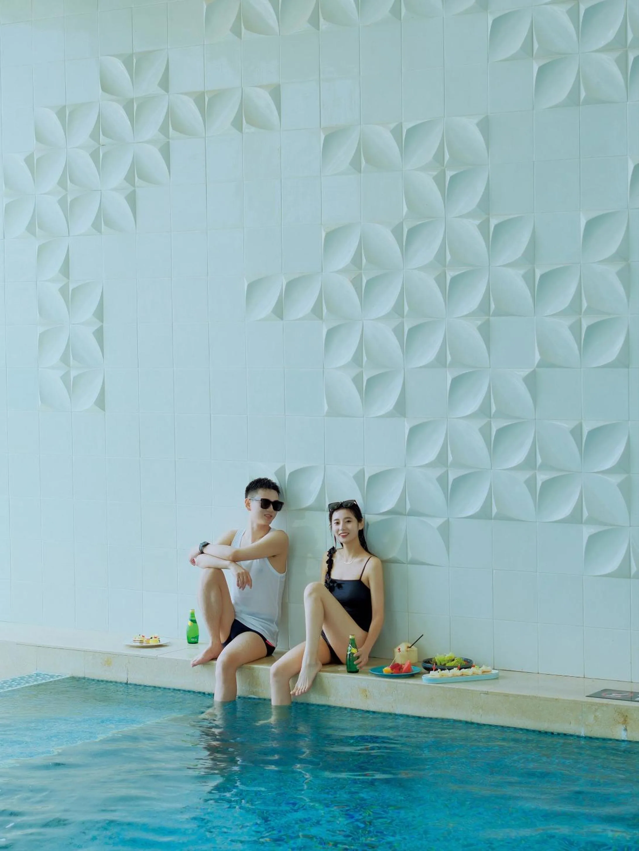 Swimming pool in Meixi Lake Hotel, a Luxury Collection Hotel, Changsha