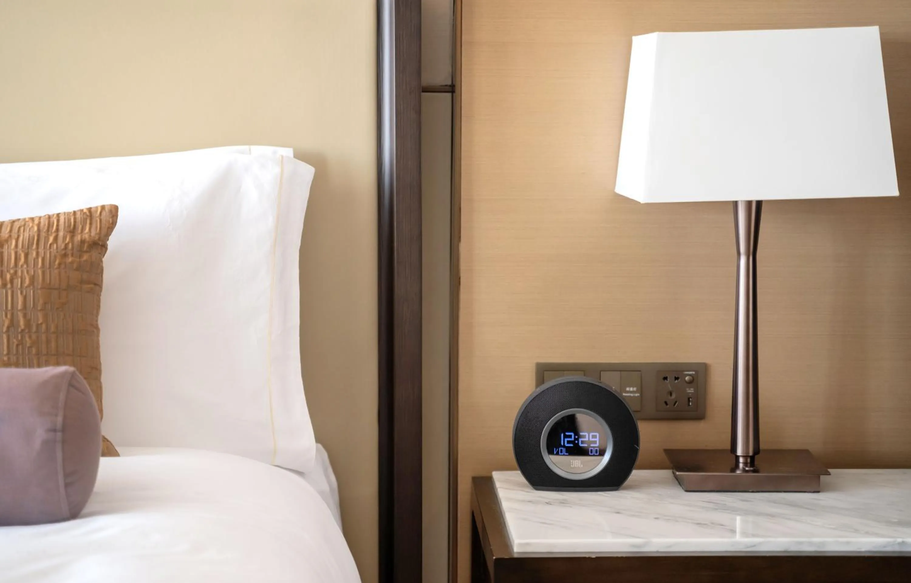 Bed in Meixi Lake Hotel, a Luxury Collection Hotel, Changsha