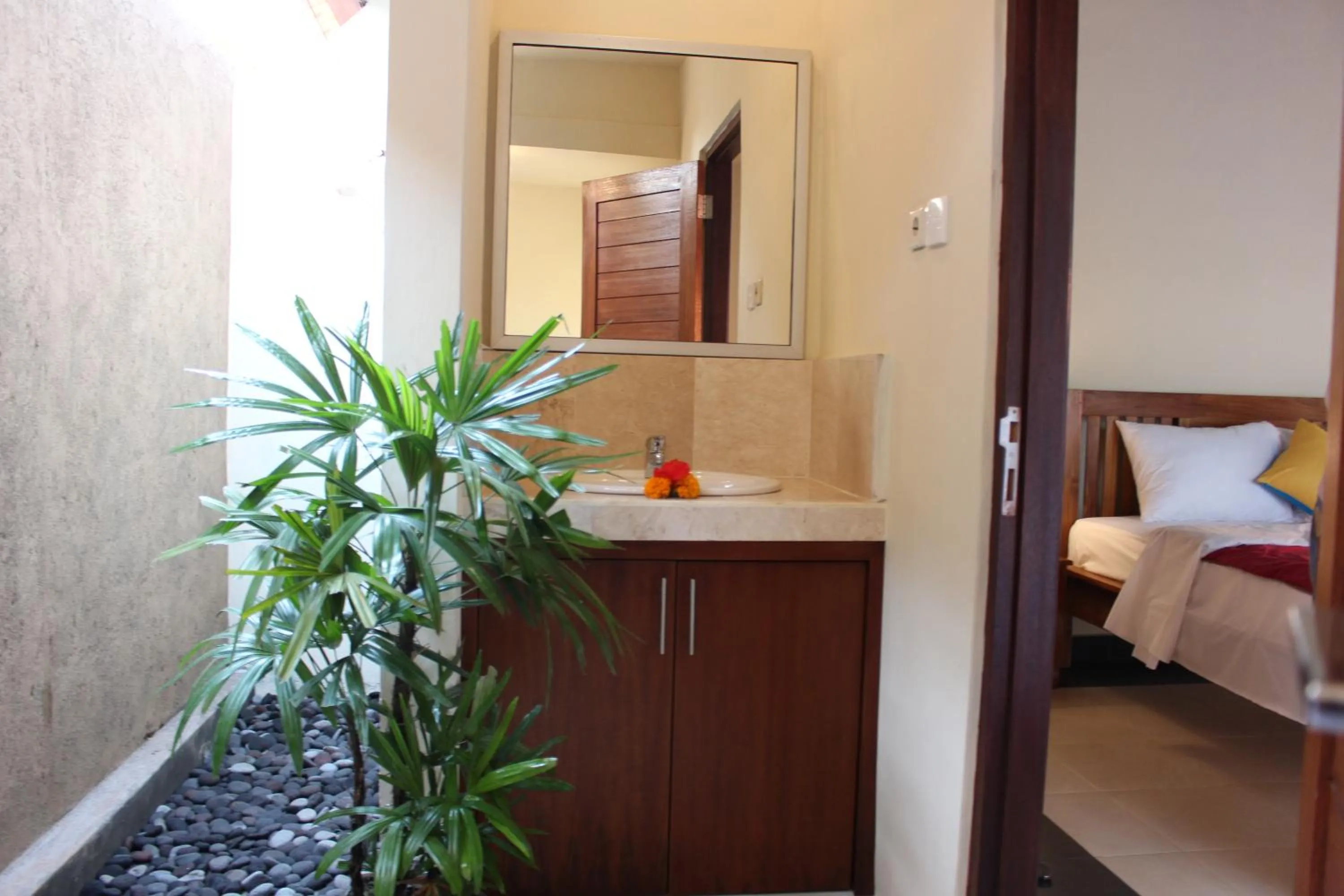 Bathroom, Bed in Ary House Ubud