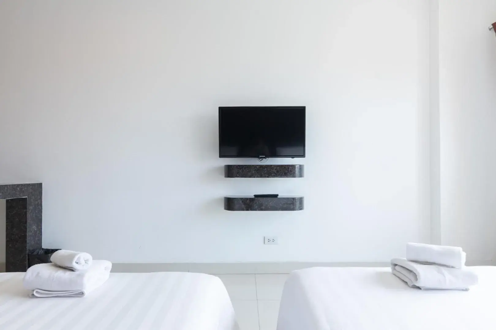 Bed, TV/Entertainment Center in Tribe Pattaya SHA certificated