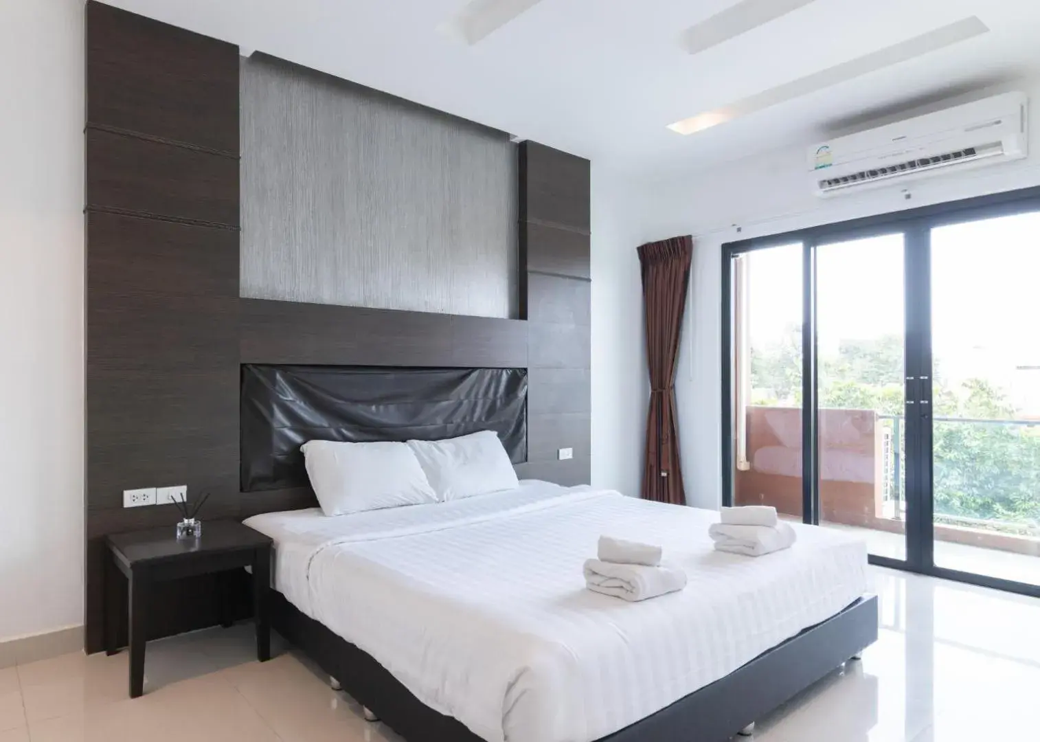 Bedroom, Bed in Tribe Pattaya SHA certificated