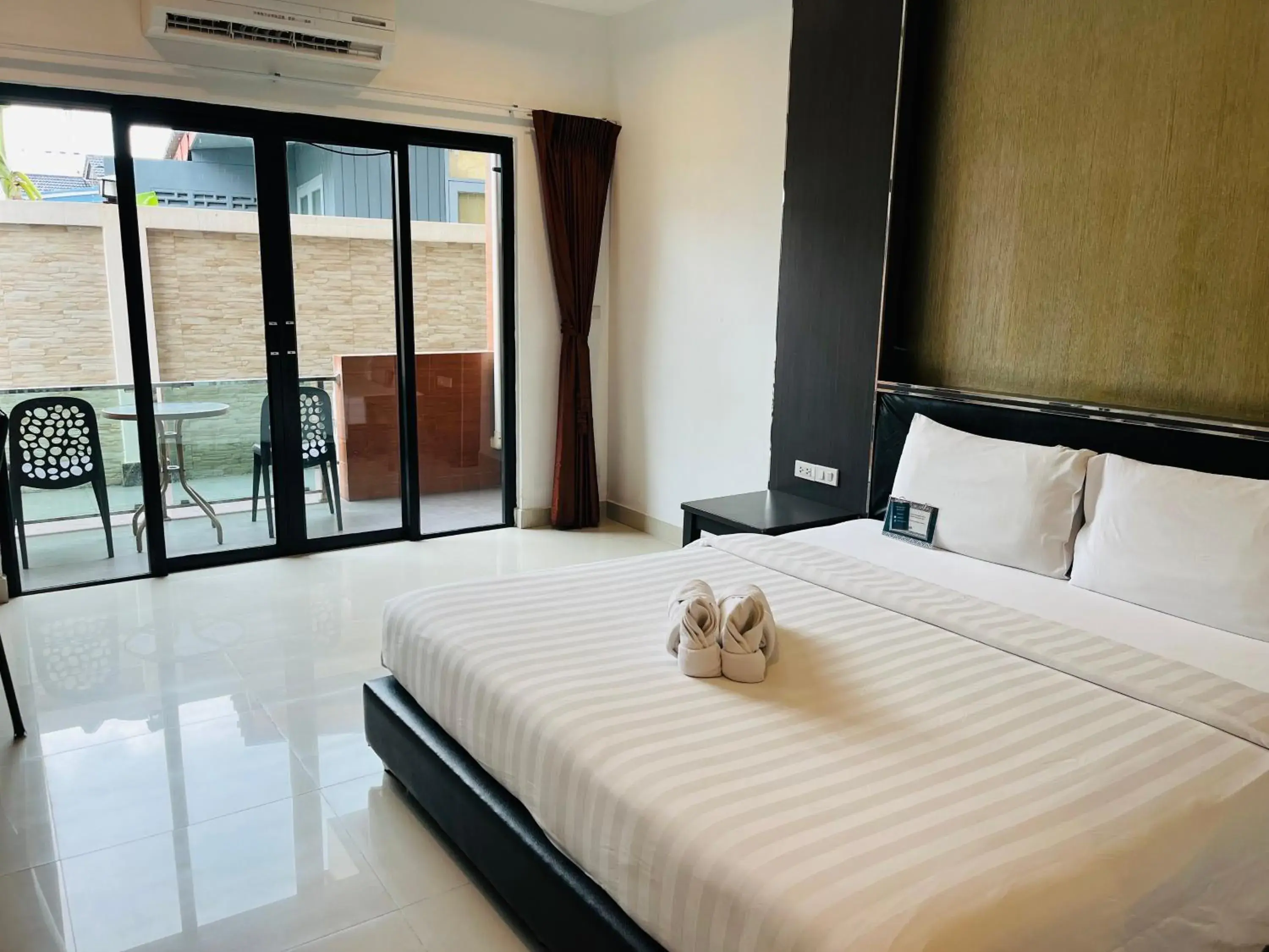 Bedroom, Bed in Tribe Pattaya SHA certificated