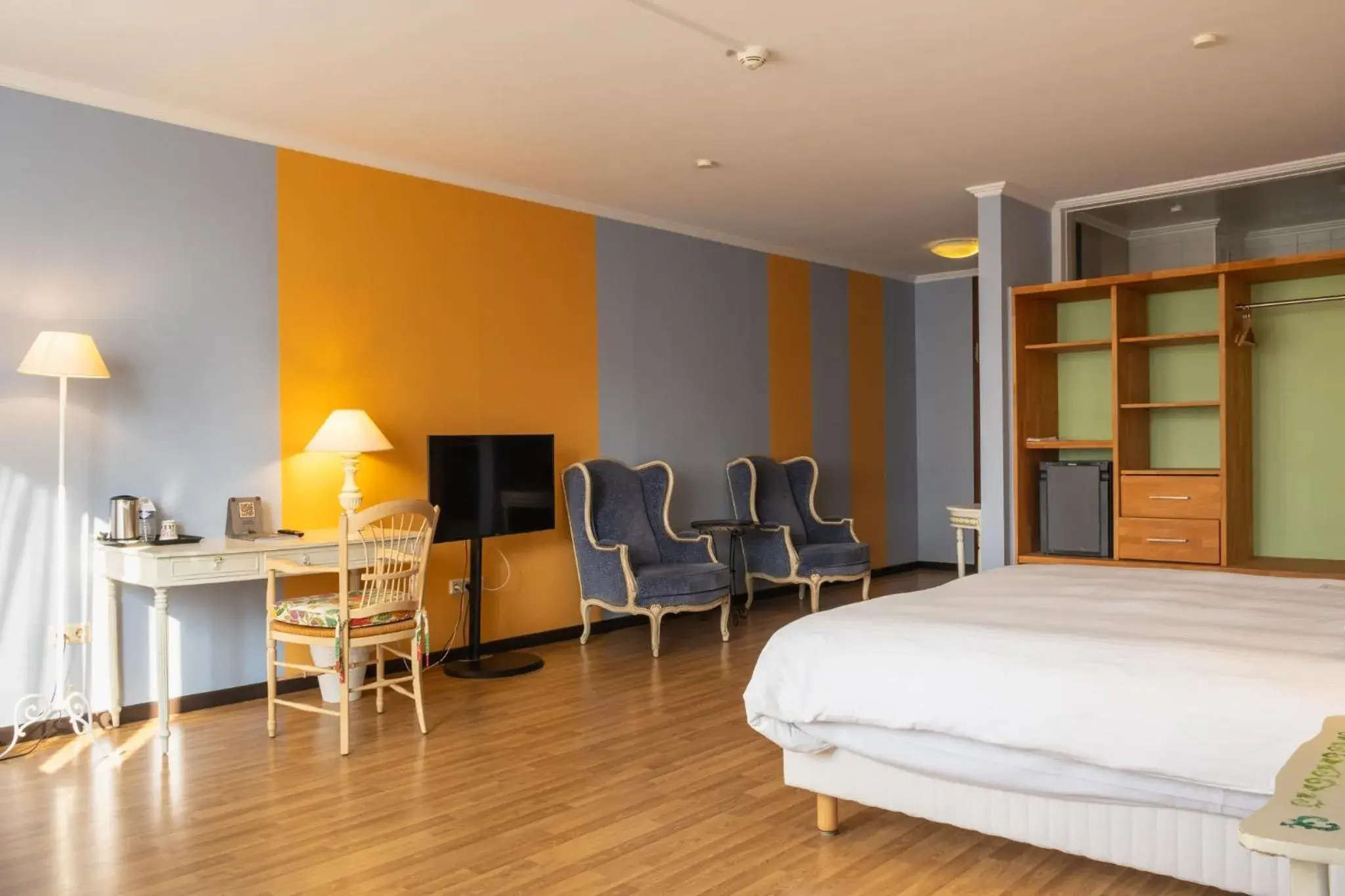 Bedroom, Bed in Hotel Parc Belle-Vue Bedroom, Bed in Hotel Parc Belle-Vue