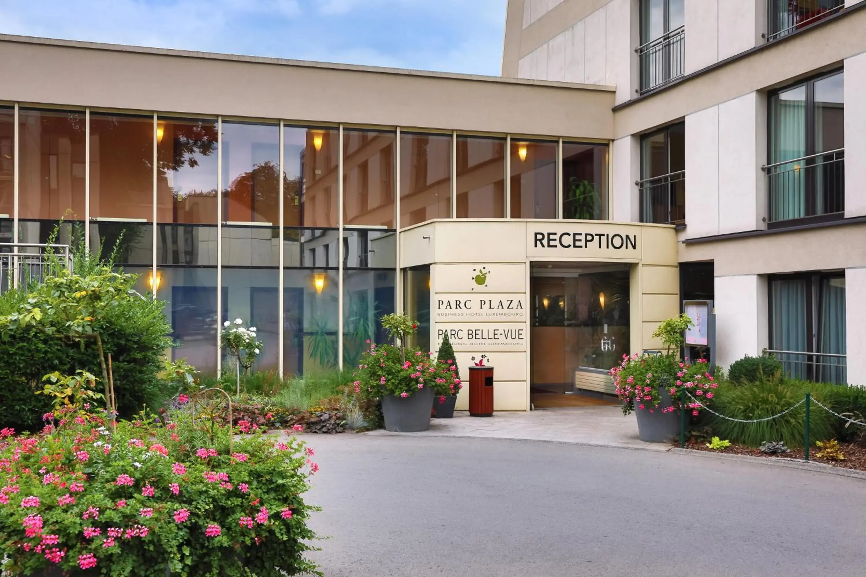 Facade/entrance in Hotel Parc Belle-Vue Facade/entrance in Hotel Parc Belle-Vue