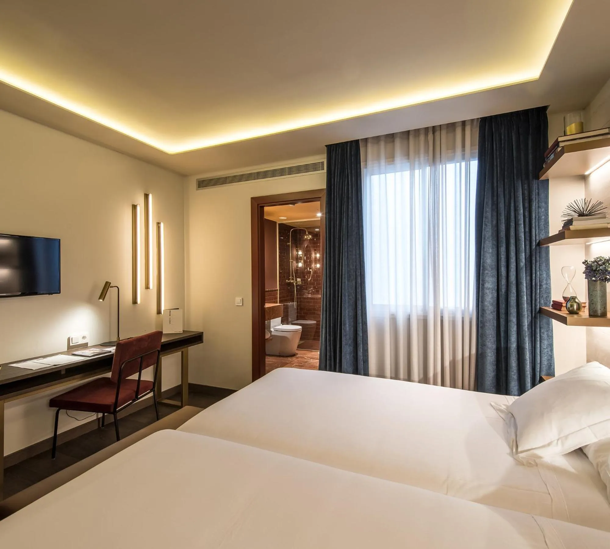 Bedroom, Bed in Vincci Mae