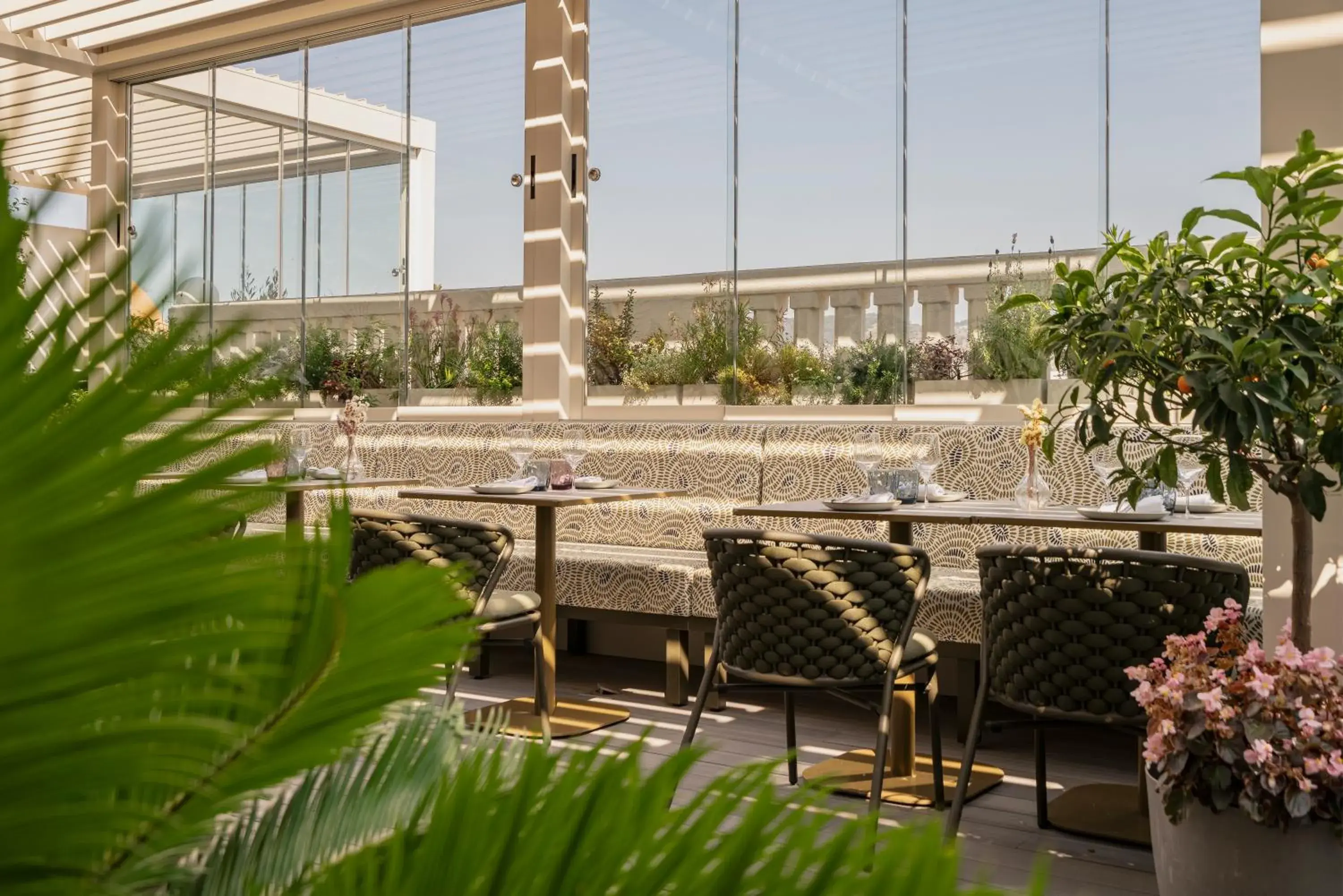 Restaurant/places to eat in Vincci Mae Restaurant/places to eat in Vincci Mae