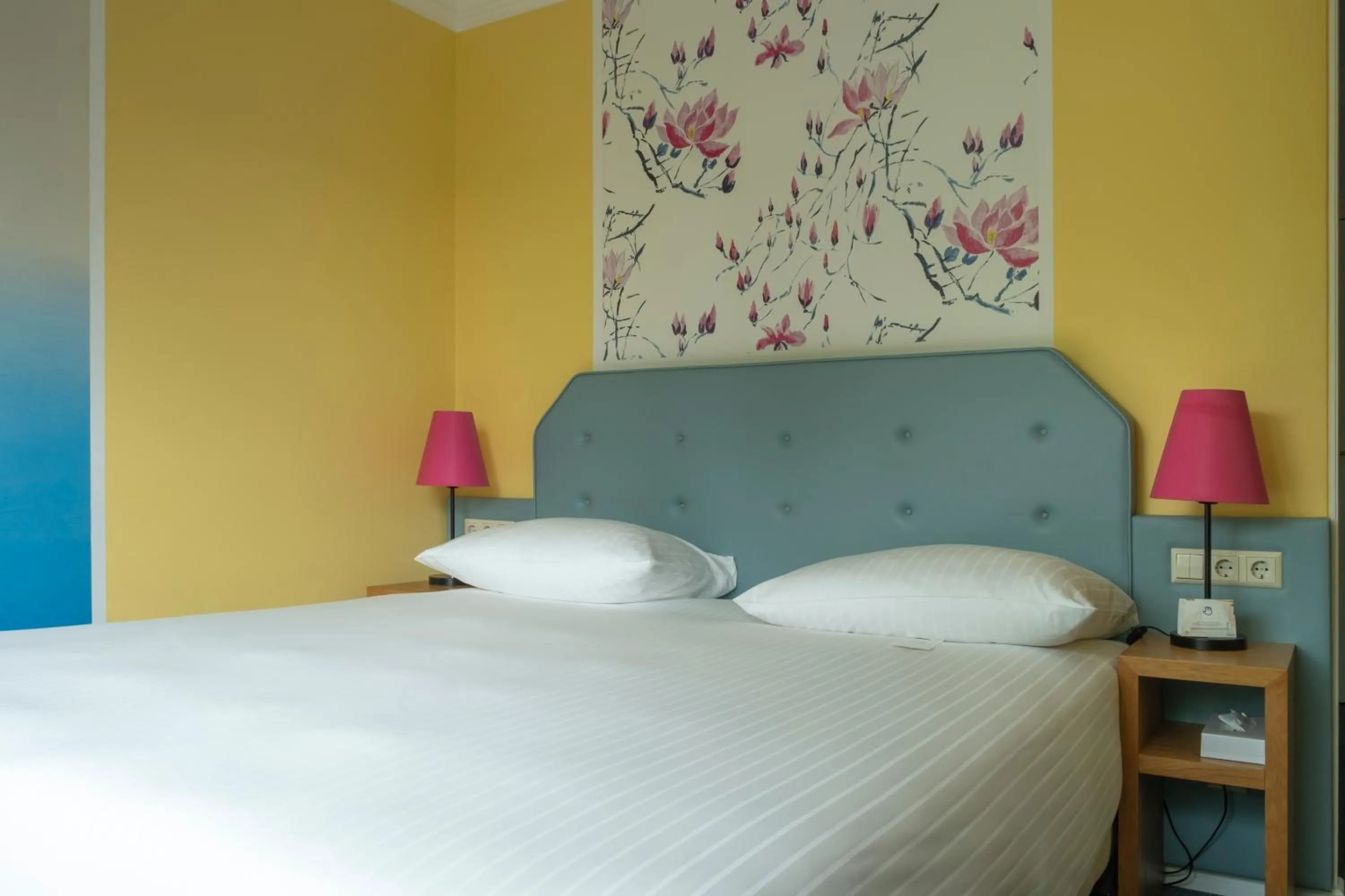 Bed in Hotel Parc Plaza