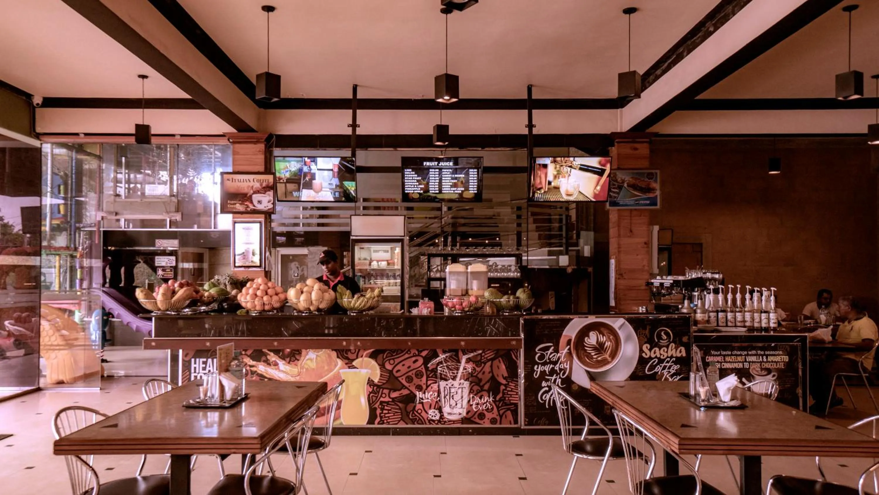 Restaurant/places to eat in Sasha Transit Hotel