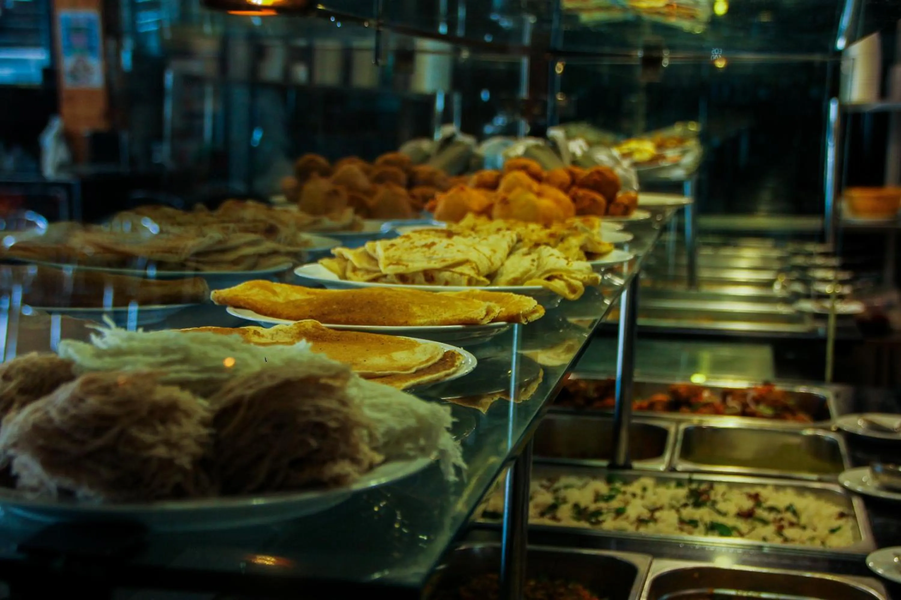 Restaurant/places to eat in Sasha Transit Hotel