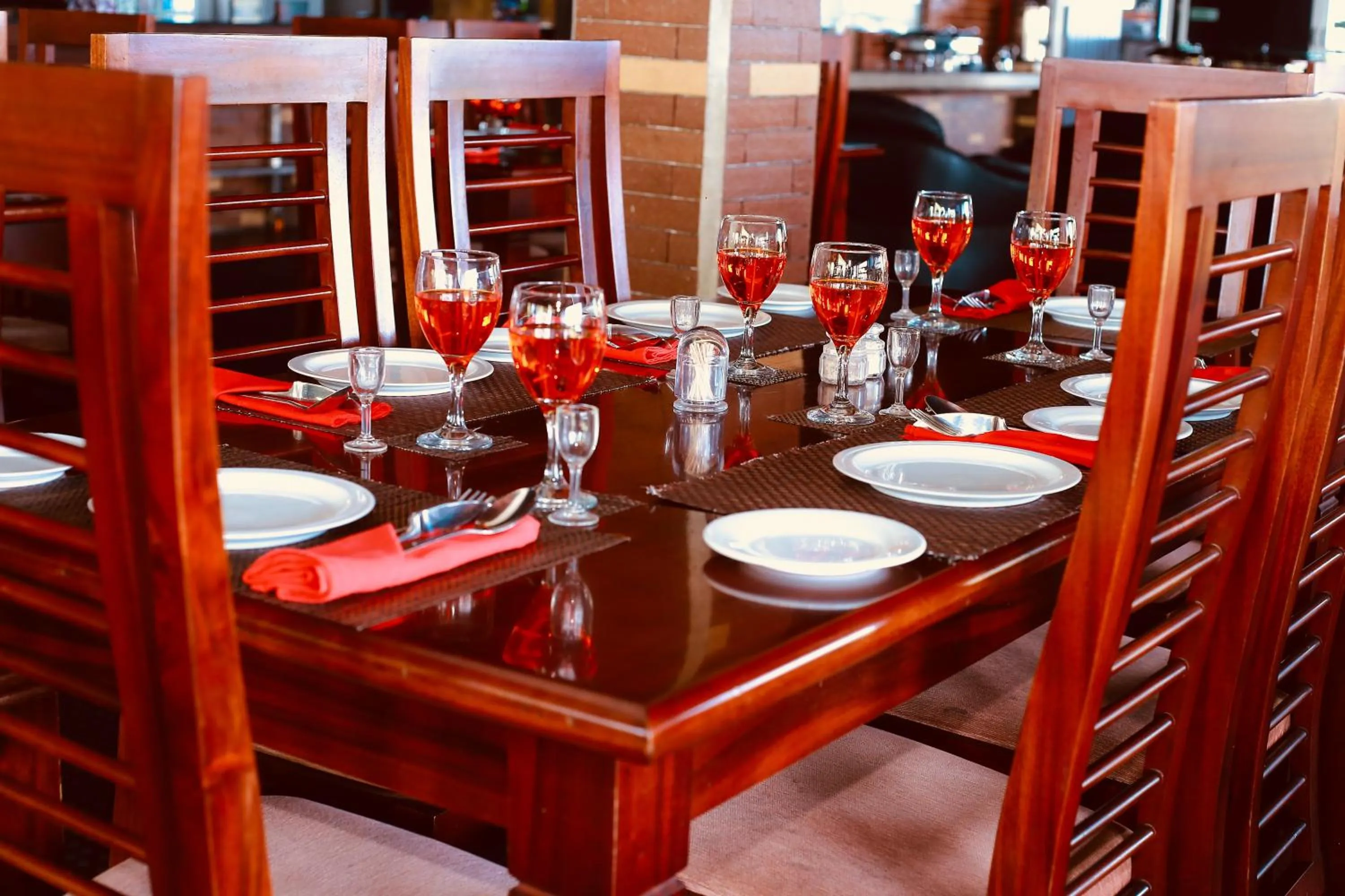 Restaurant/places to eat in Sasha Transit Hotel