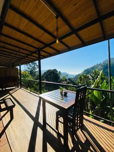 Deluxe Double Room with Balcony in Dimuthu Home Stay Deluxe Double Room with Balcony in Dimuthu Home Stay