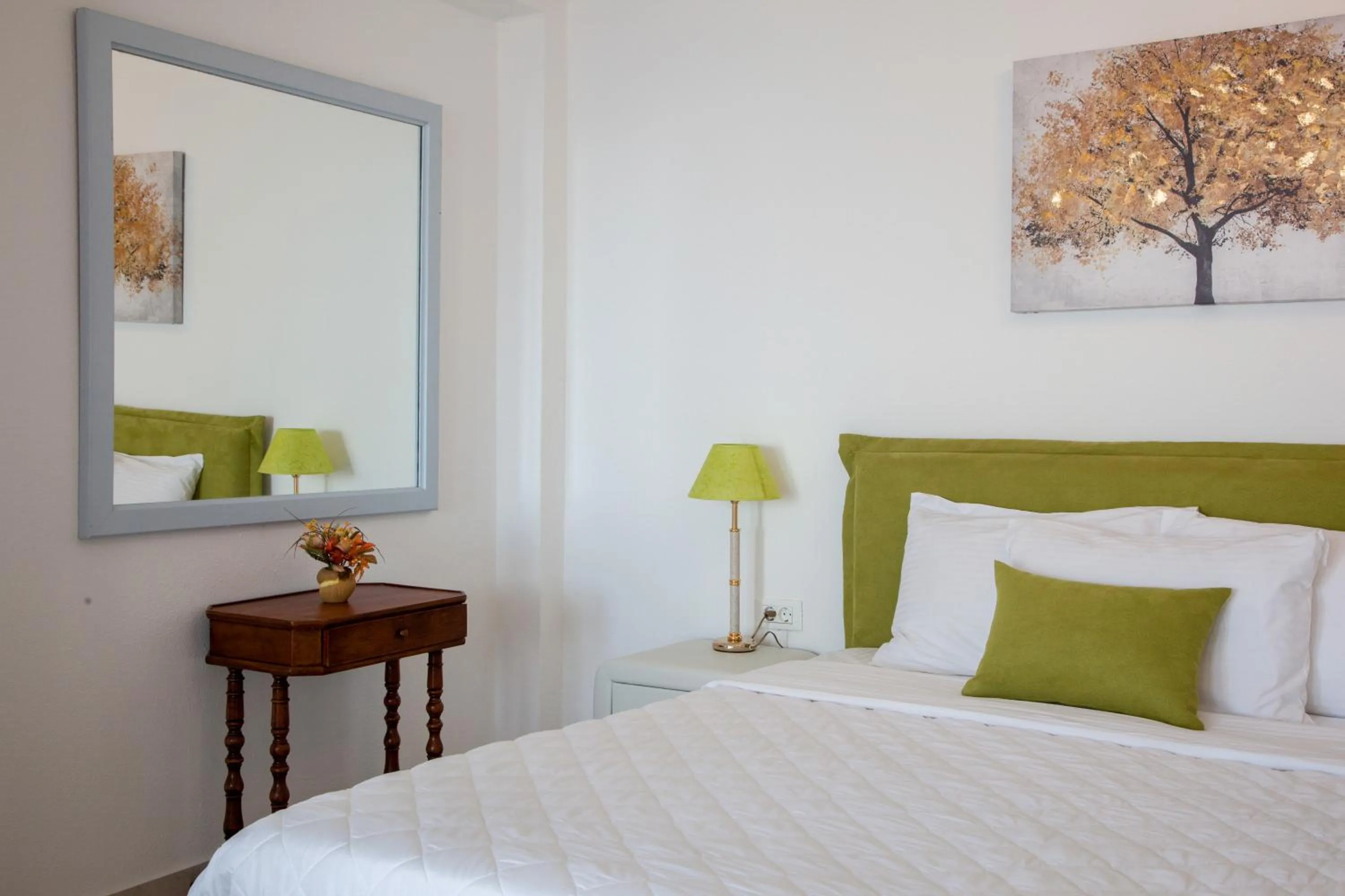 Bed in Luna Rossa Santorini