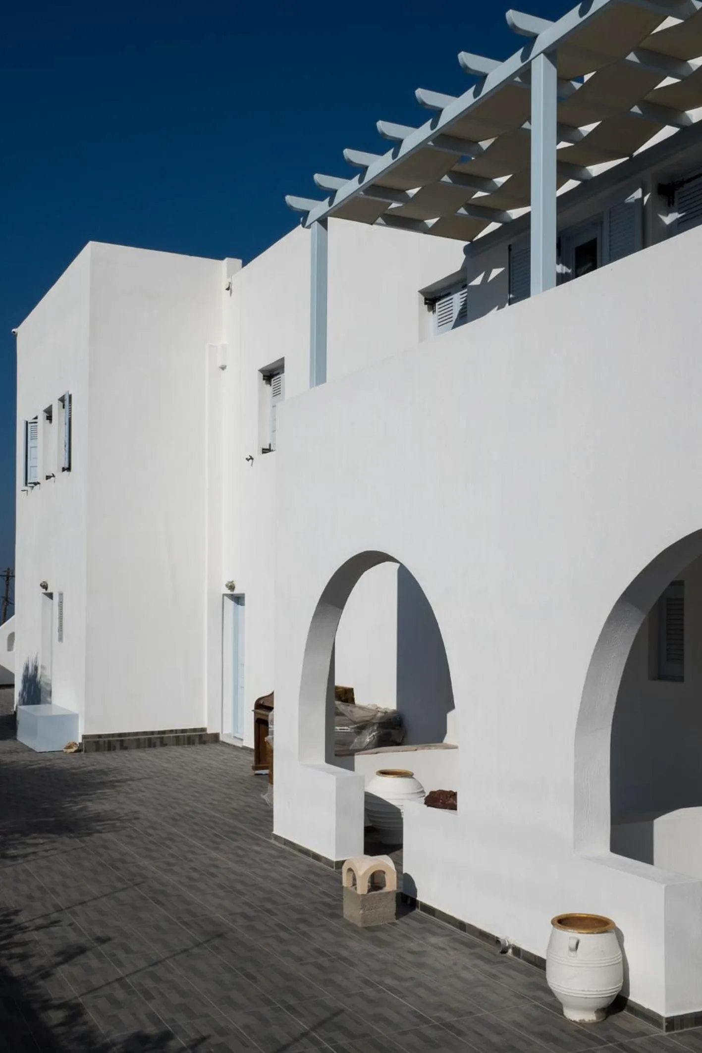 Property building in Luna Rossa Santorini