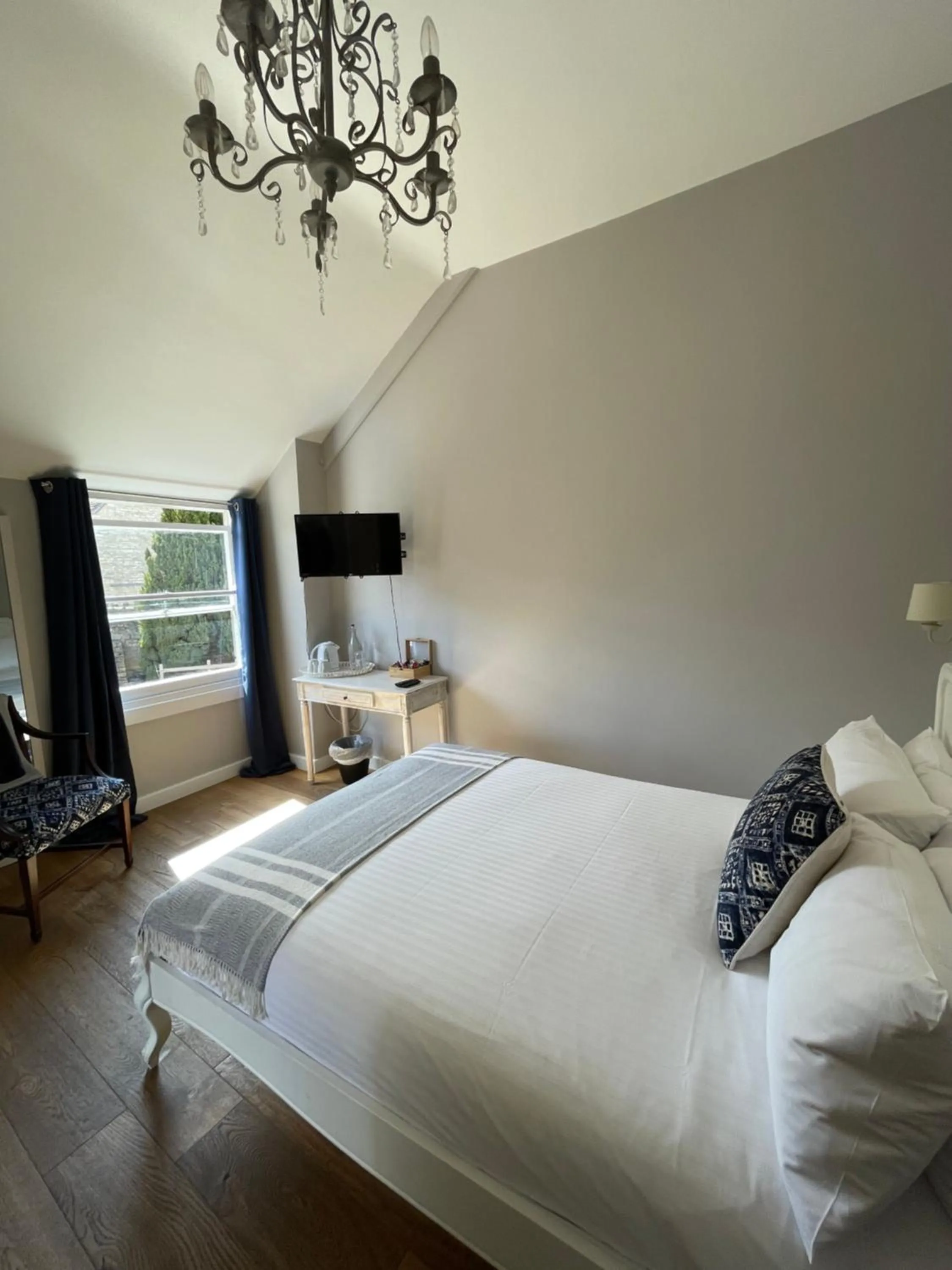 Bed in The Queen Matilda Country Rooms