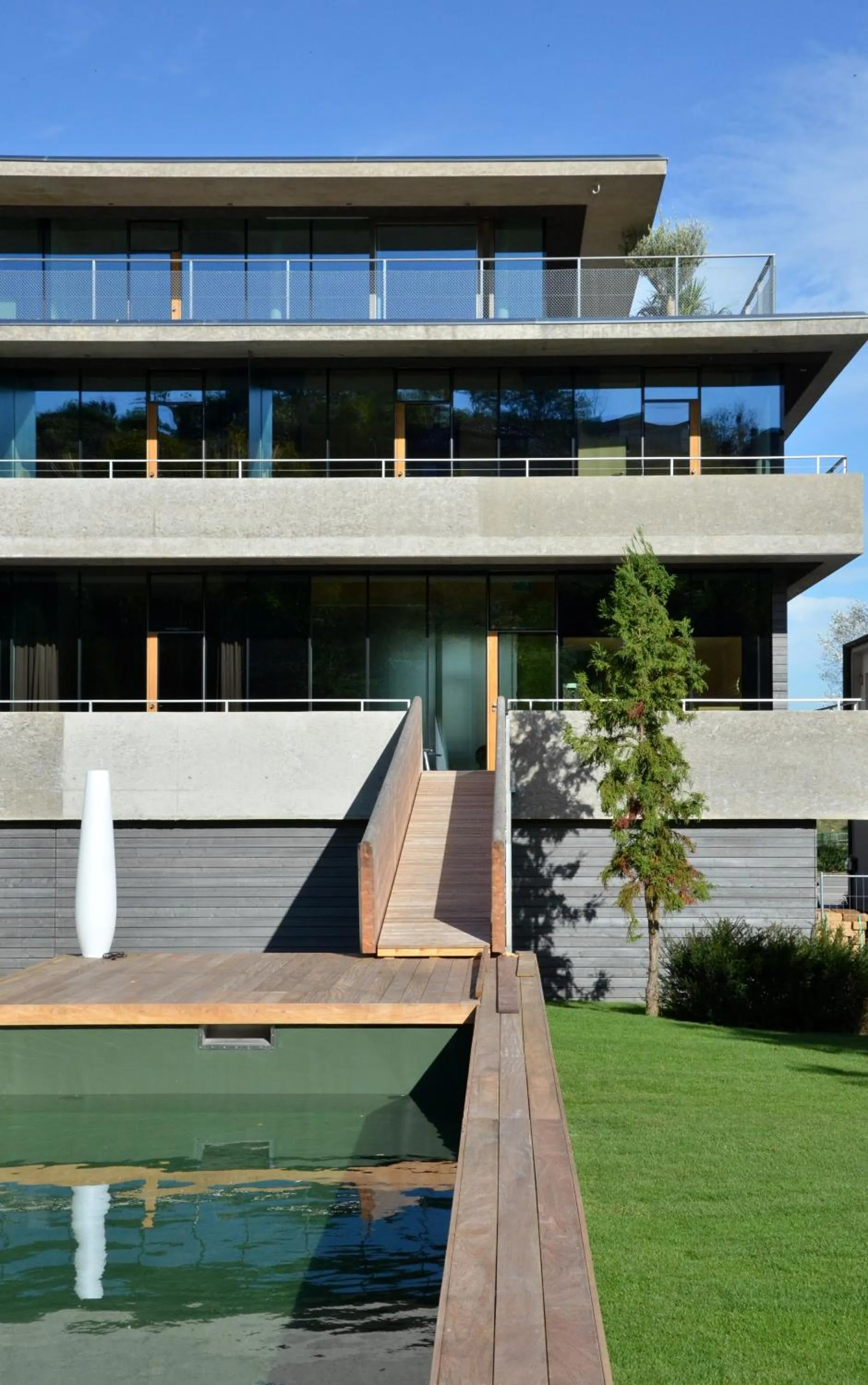 Facade/entrance in Hotel de l'Ecluse Superior