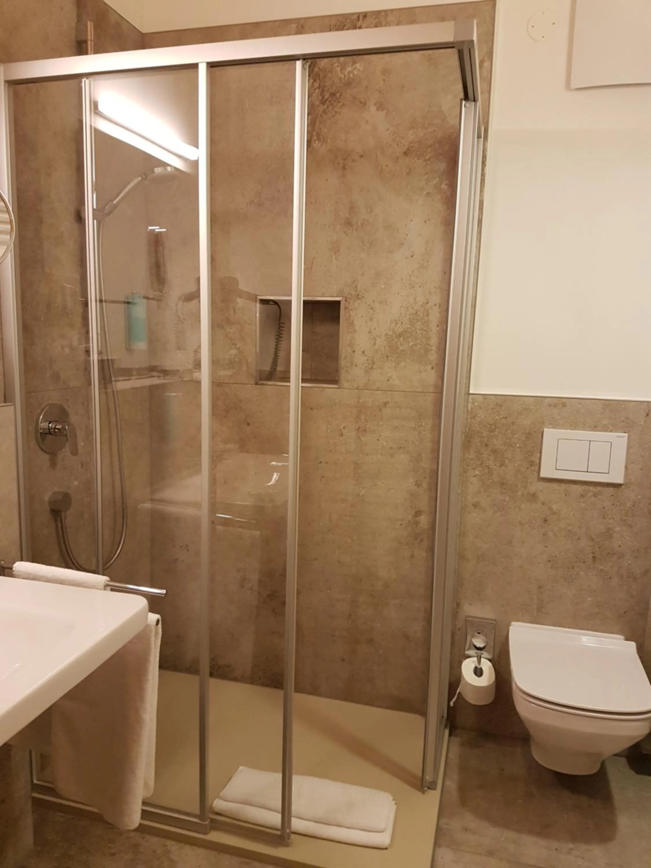 Bathroom in Gästehaus der Geroldsauer Mühle