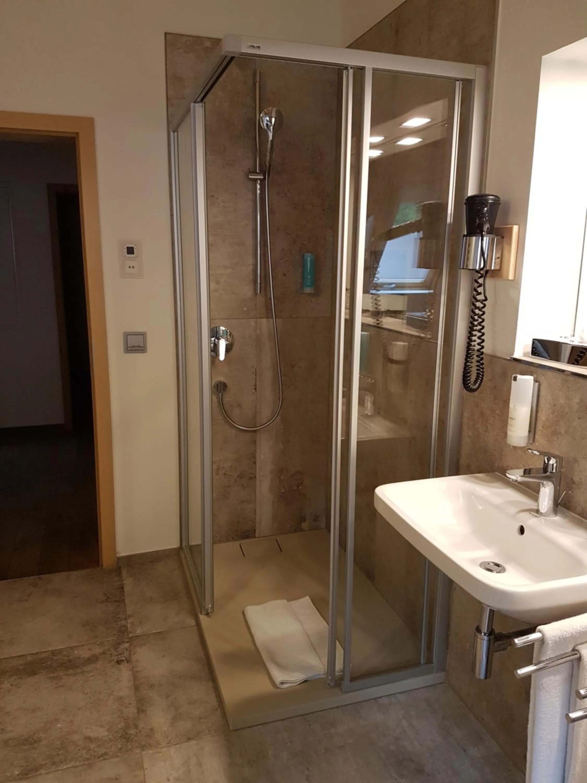 Bathroom in Gästehaus der Geroldsauer Mühle