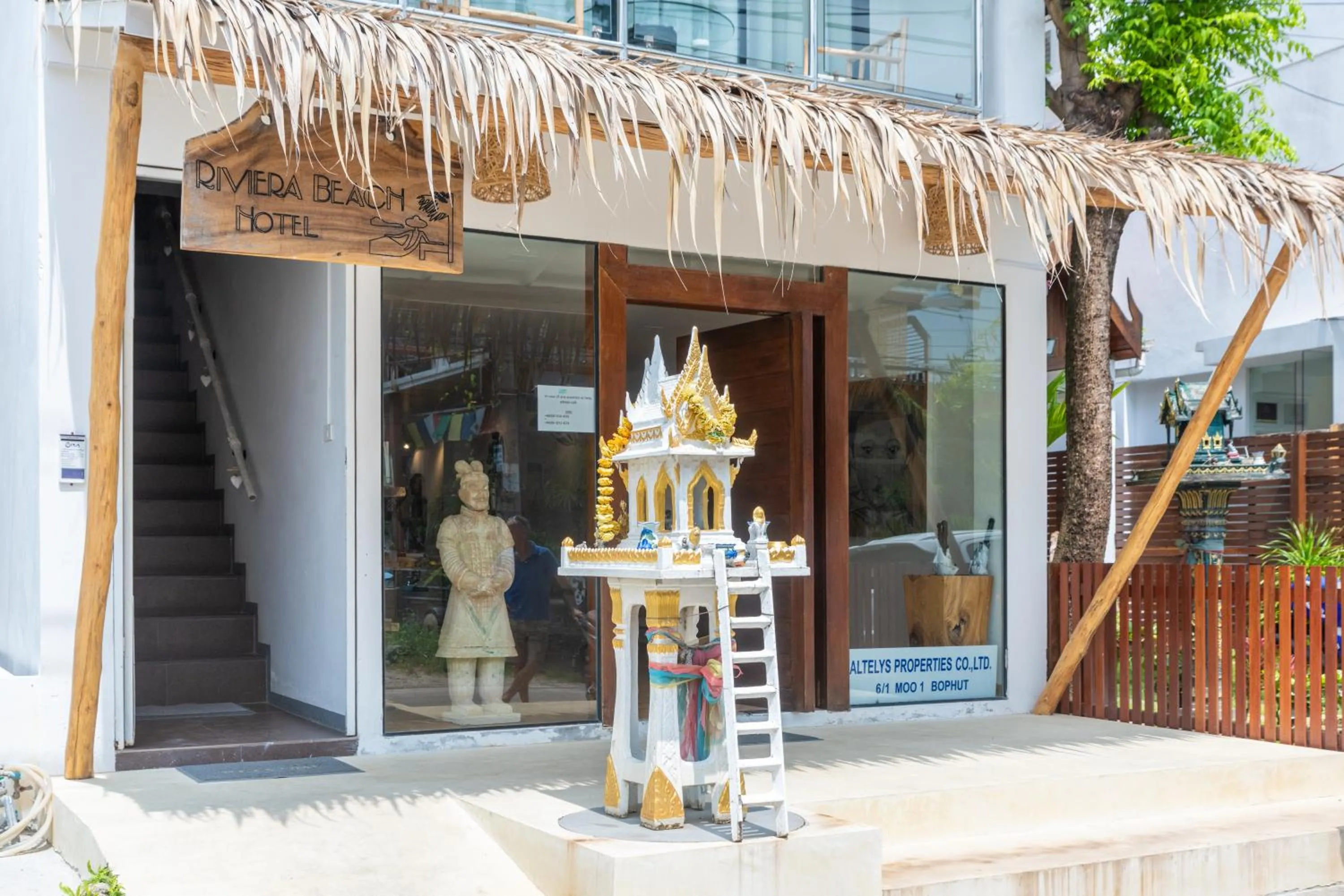 Property building in Riviera Beach Hotel